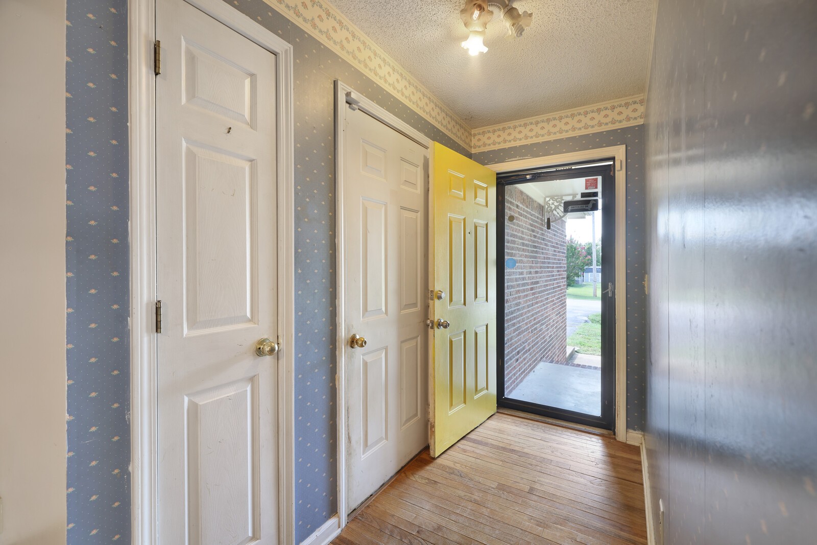 1621 Lillian Cir