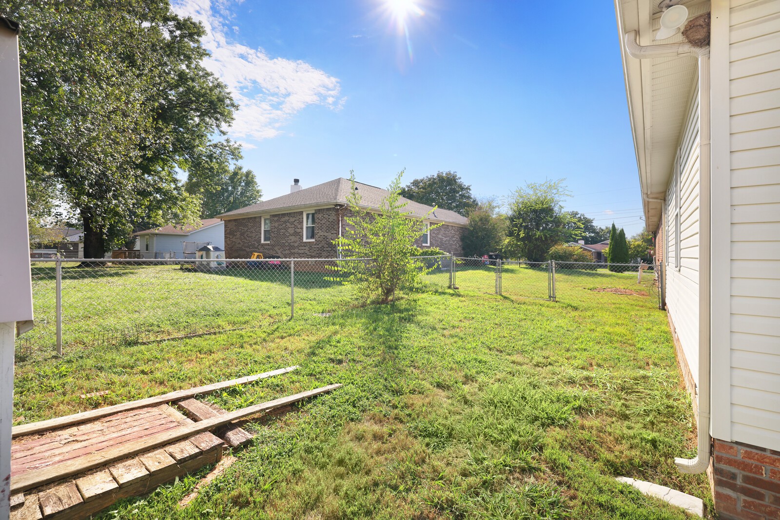 1621 Lillian Cir