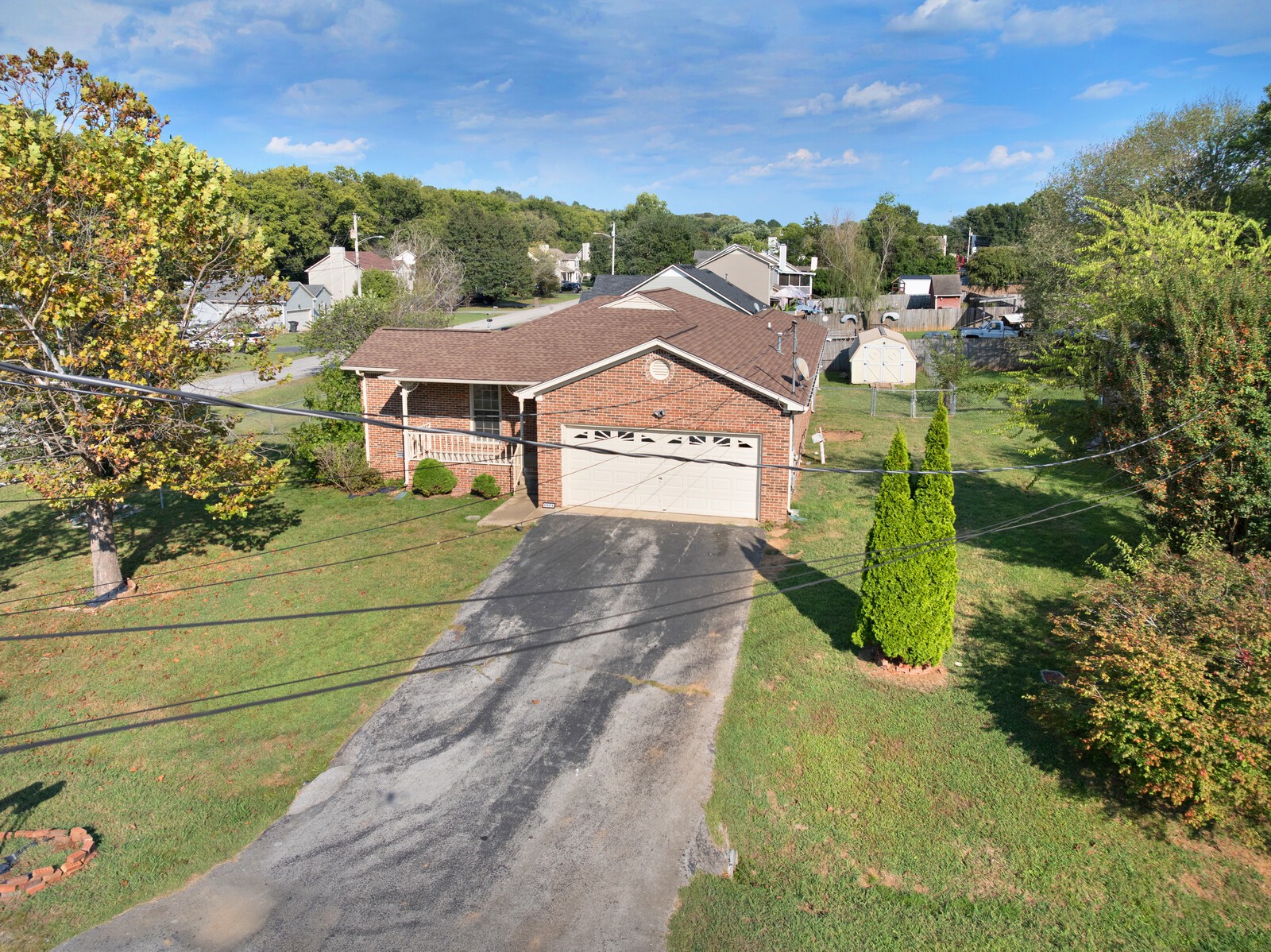 1621 Lillian Cir