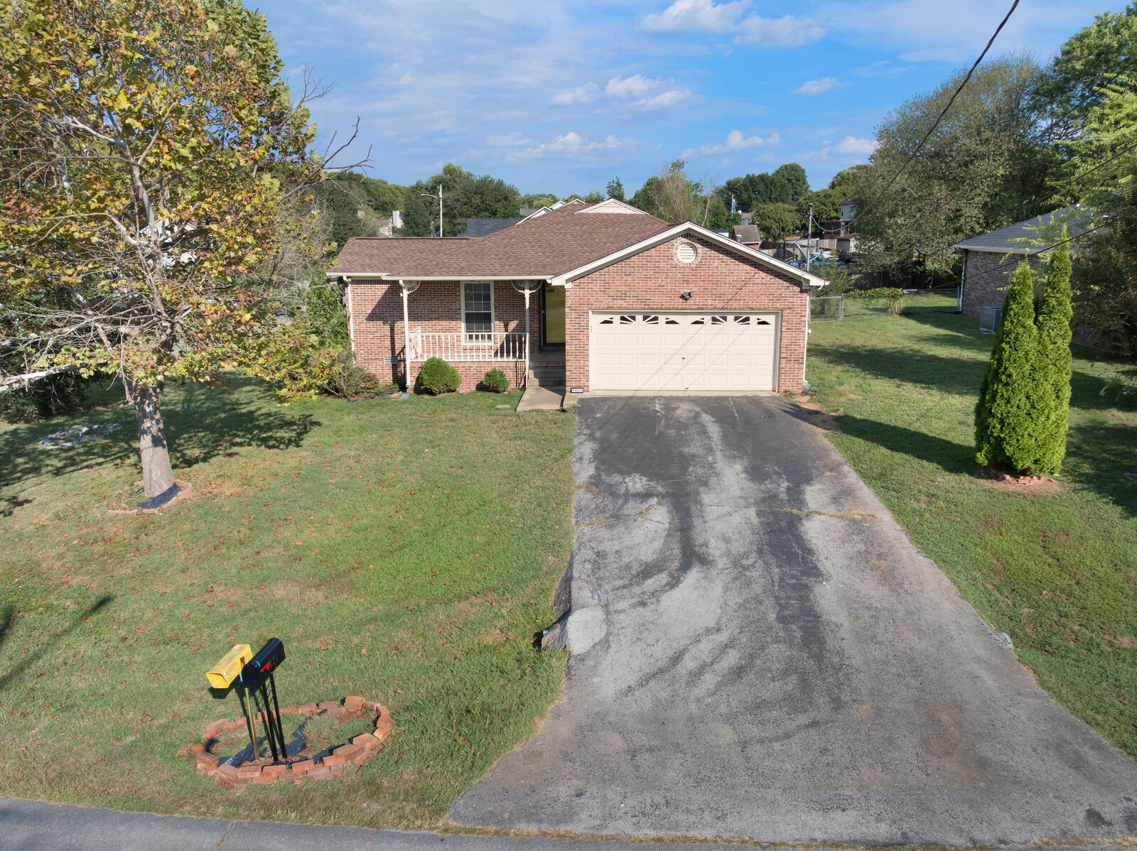 1621 Lillian Cir
