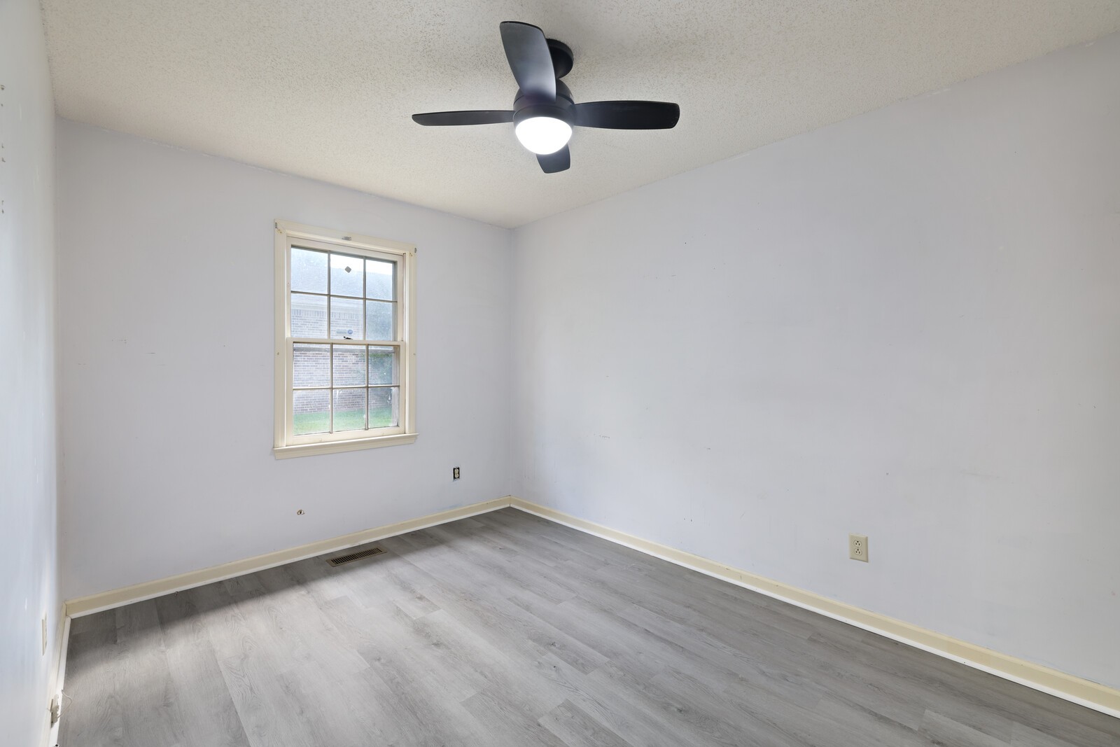 1621 Lillian Cir