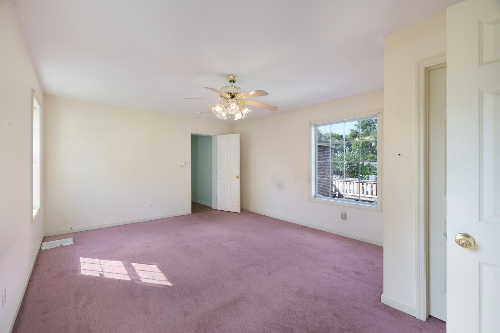 1621 Lillian Cir