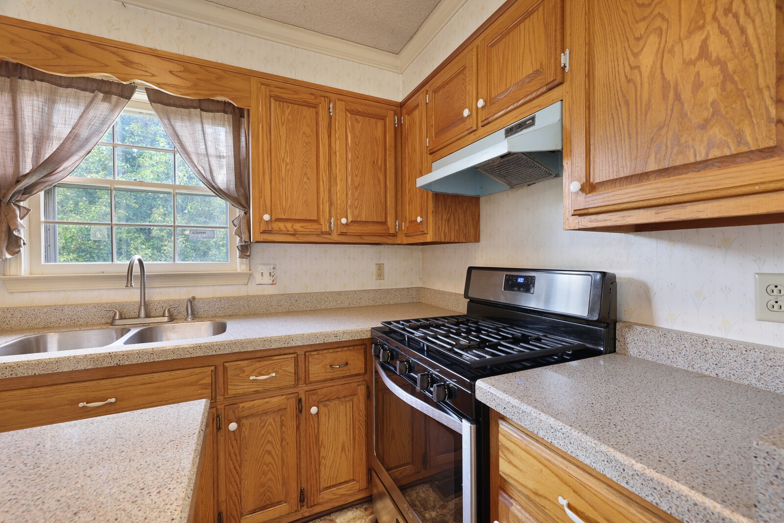 1621 Lillian Cir