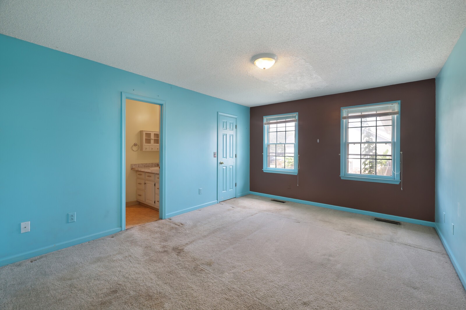 1621 Lillian Cir