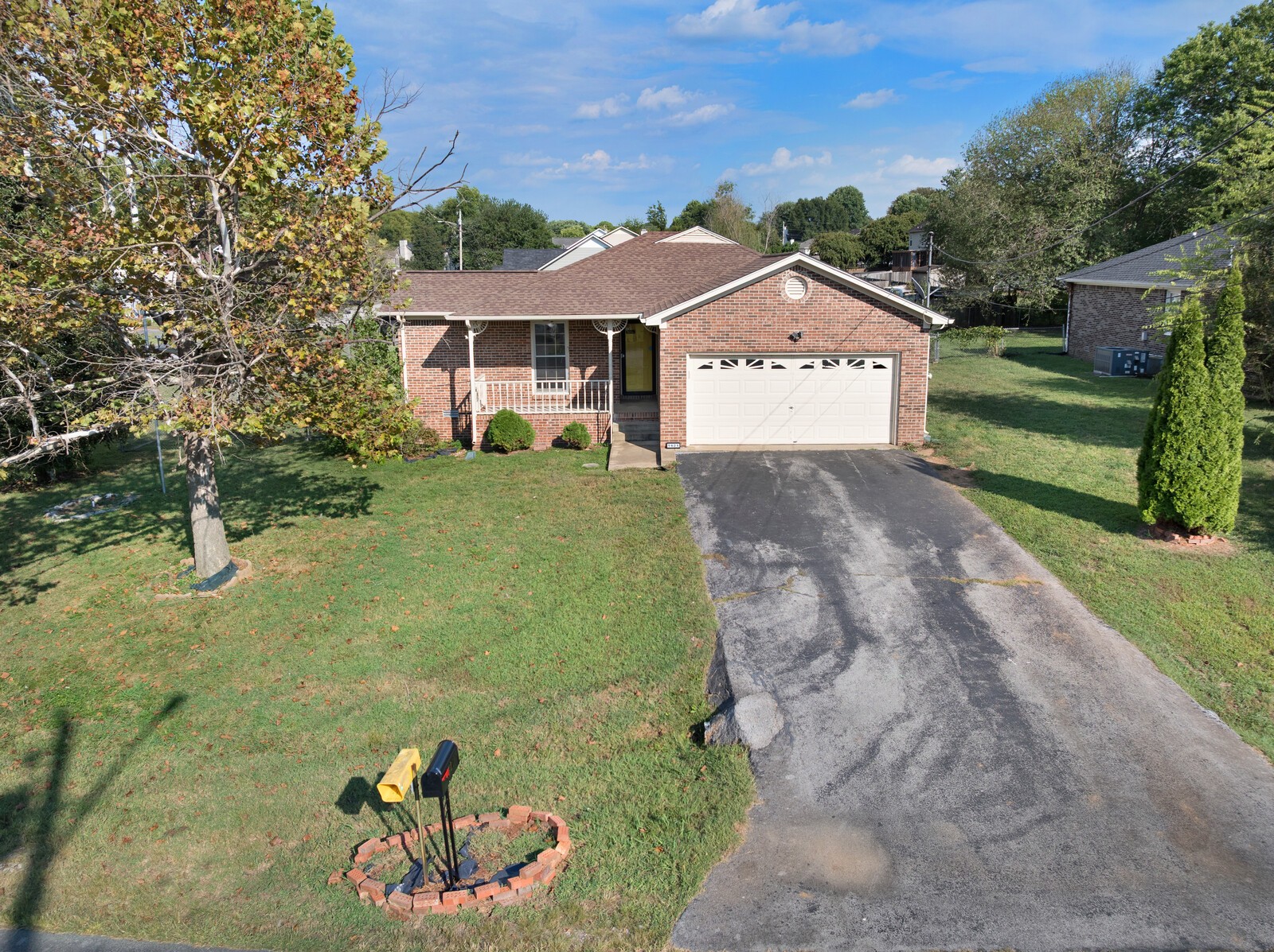 1621 Lillian Cir