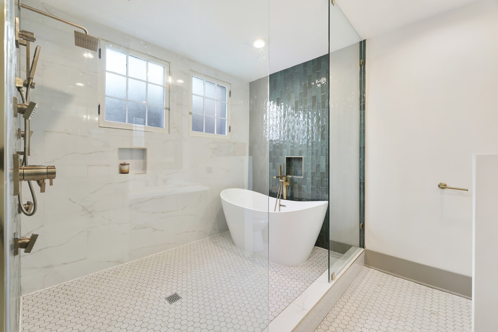 1408 Douglas Ave