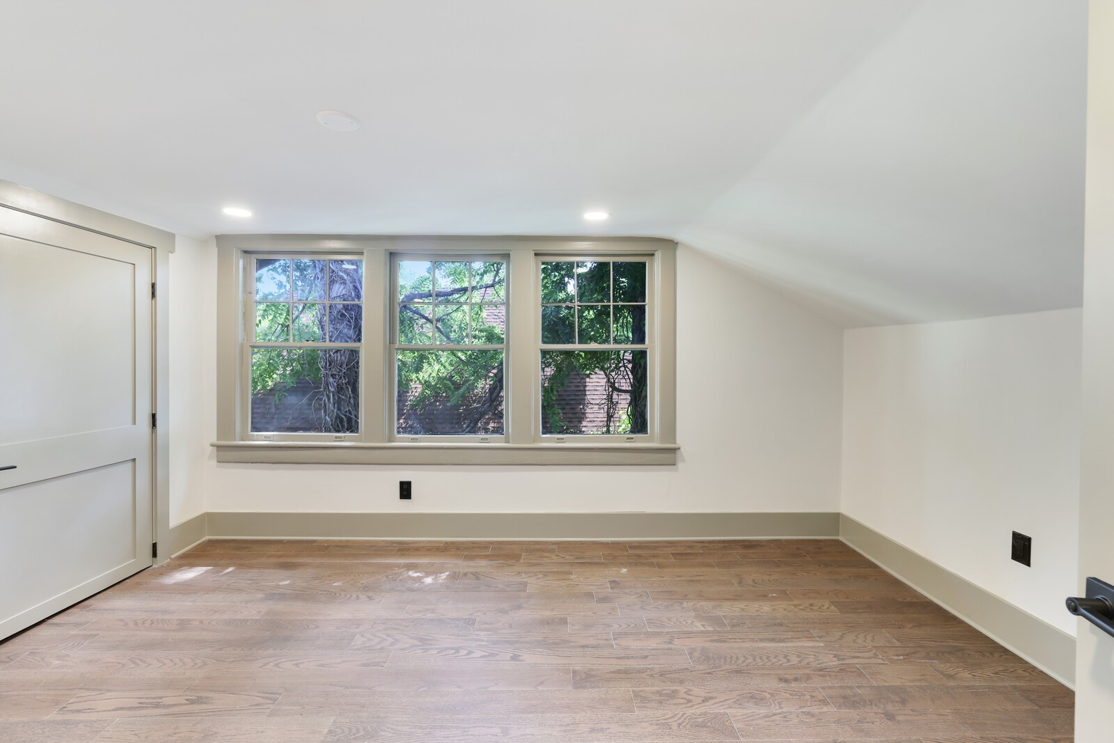 1408 Douglas Ave