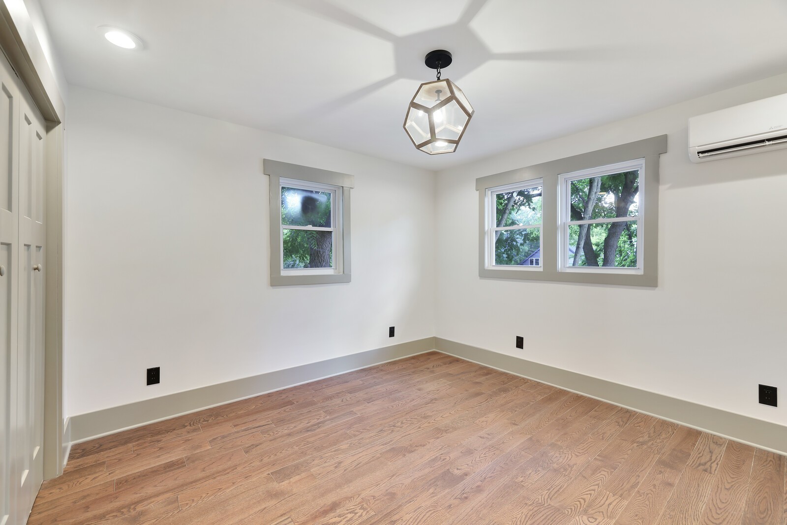 1408 Douglas Ave