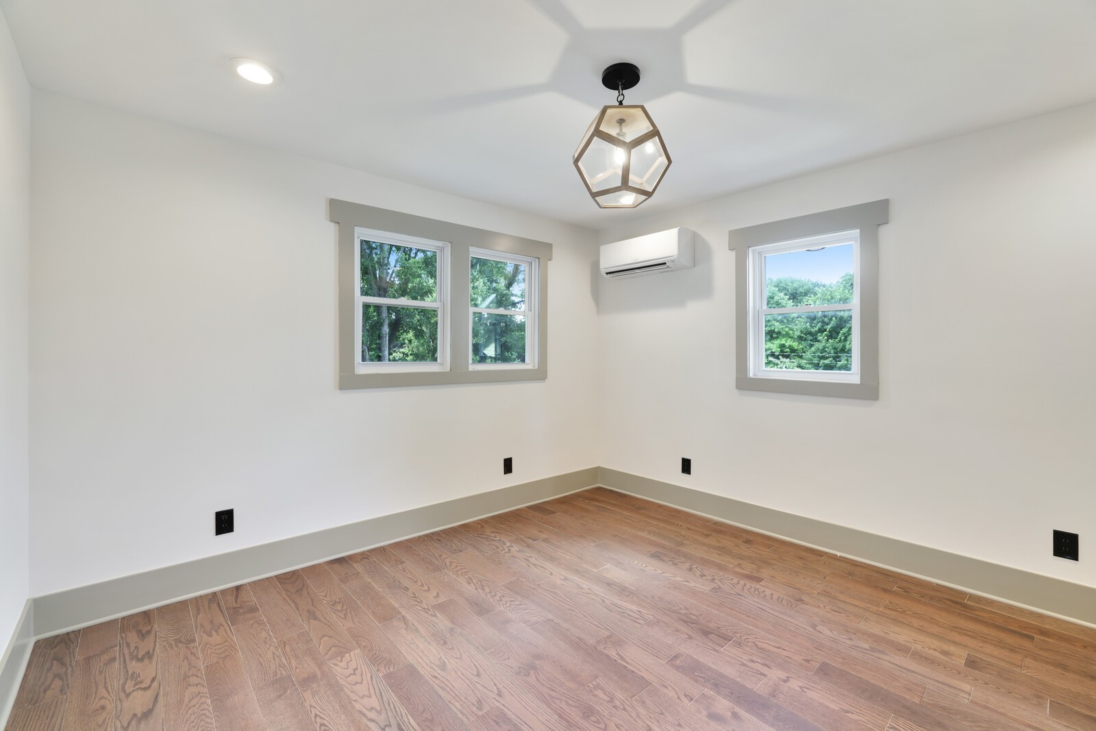 1408 Douglas Ave