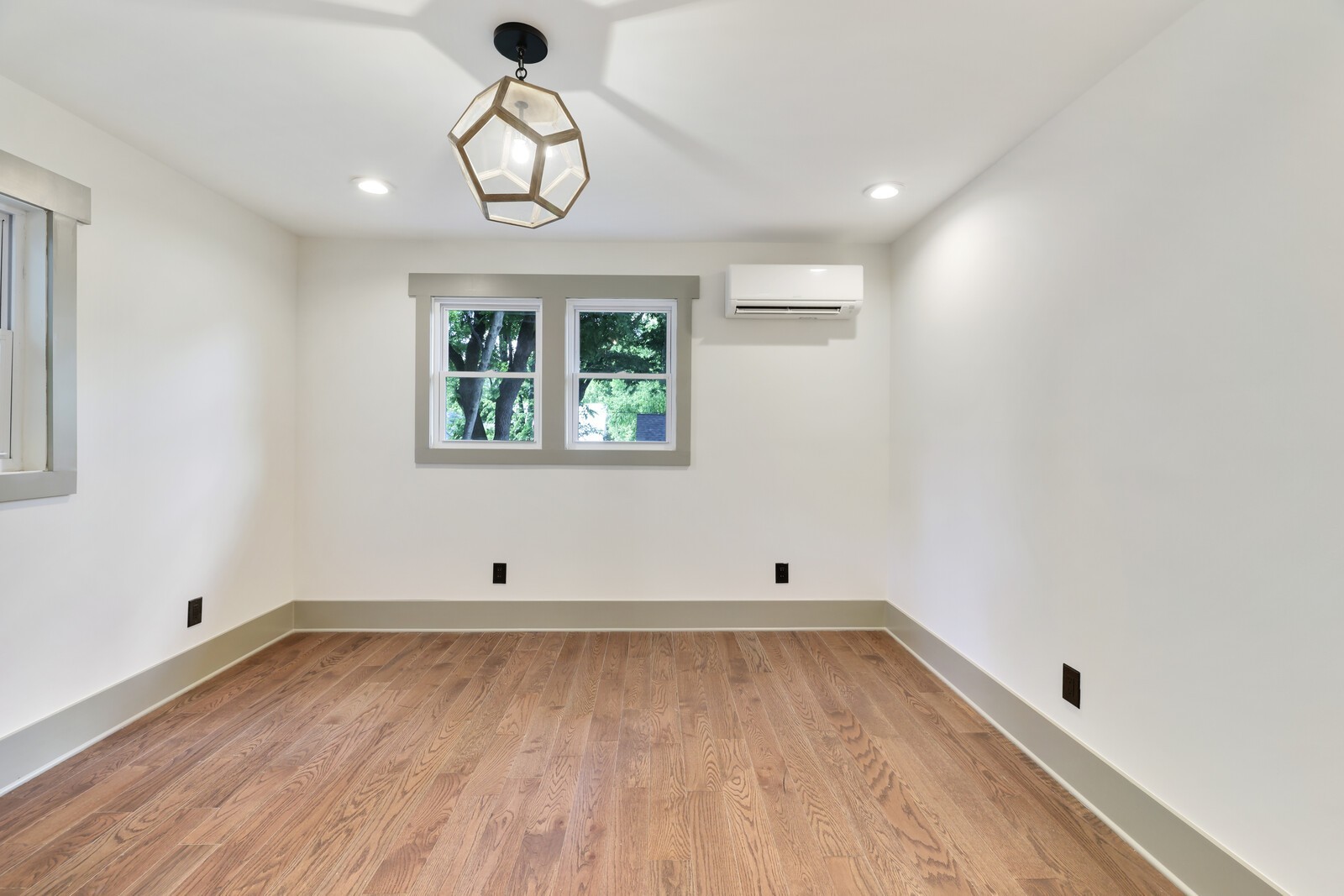 1408 Douglas Ave