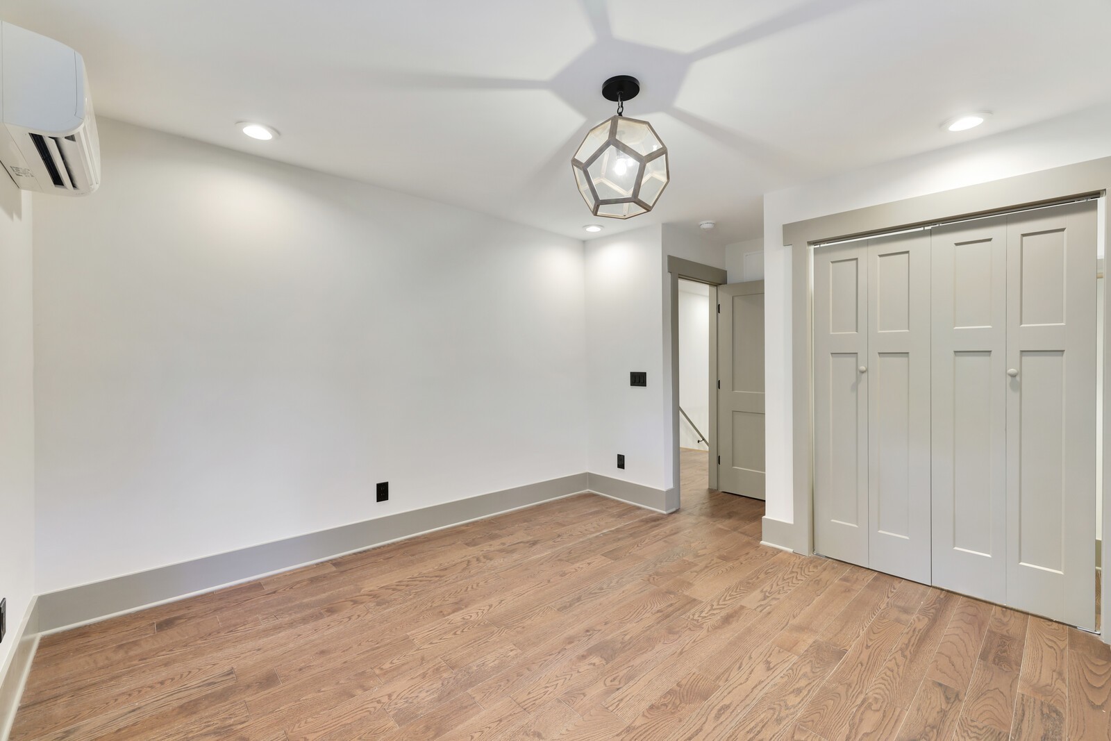 1408 Douglas Ave