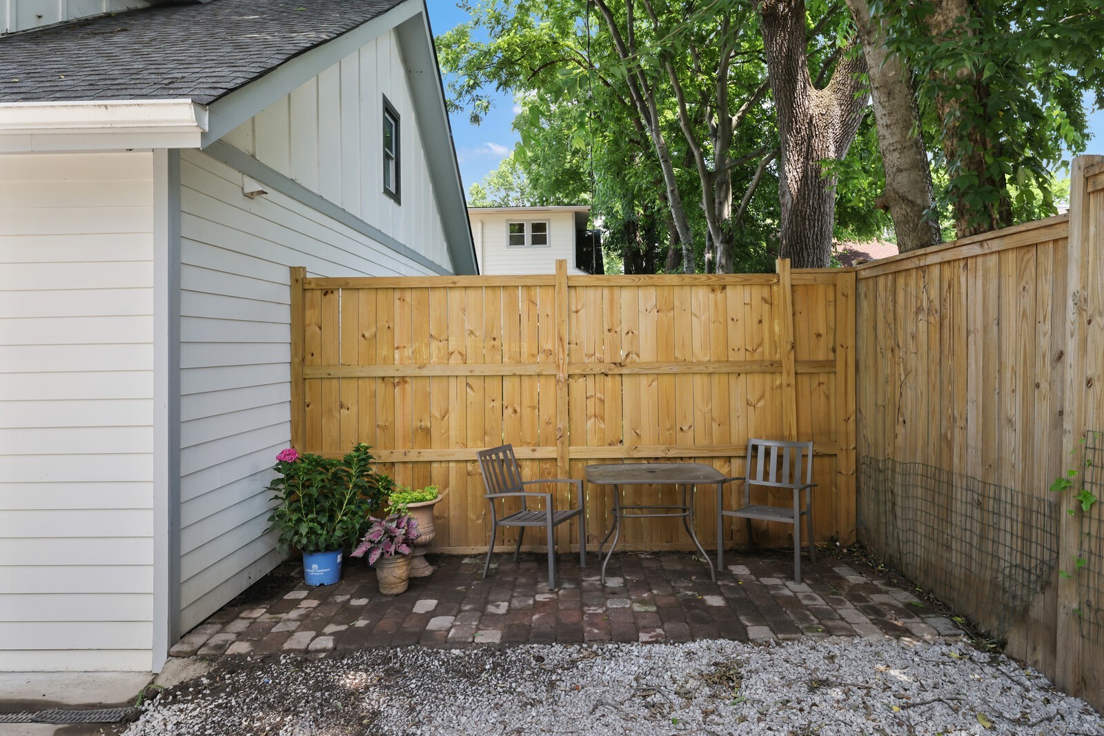 1408 Douglas Ave