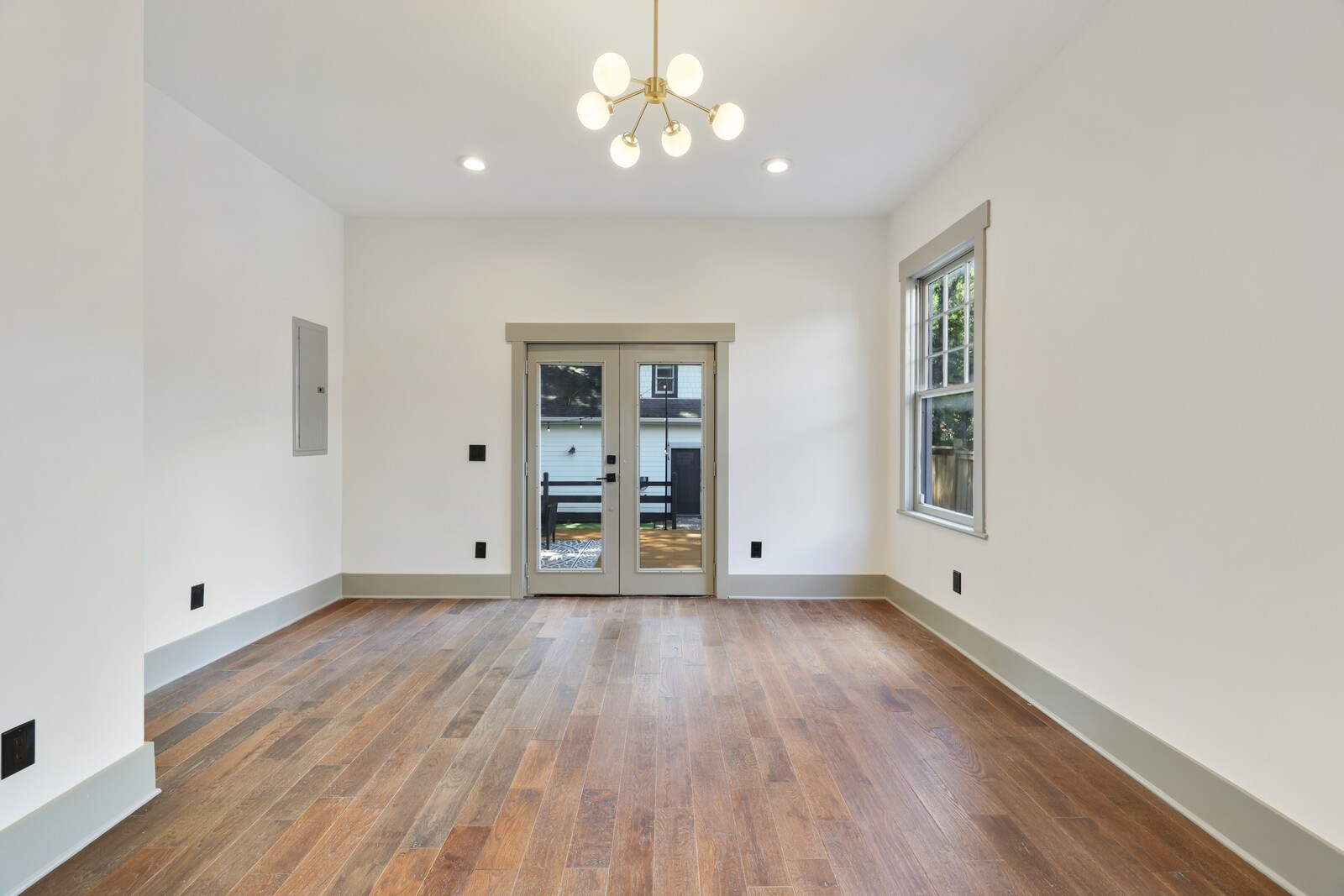 1408 Douglas Ave