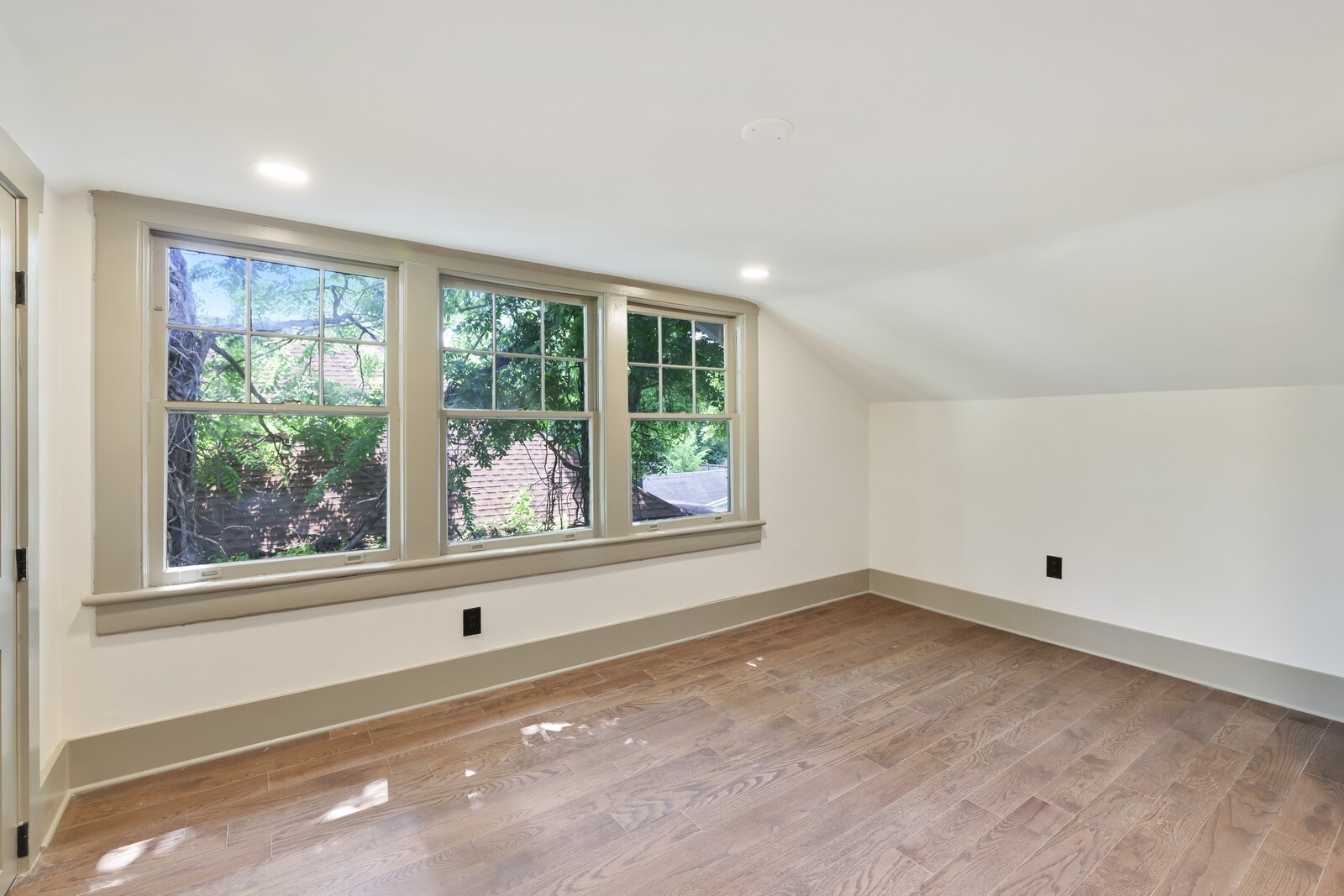 1408 Douglas Ave
