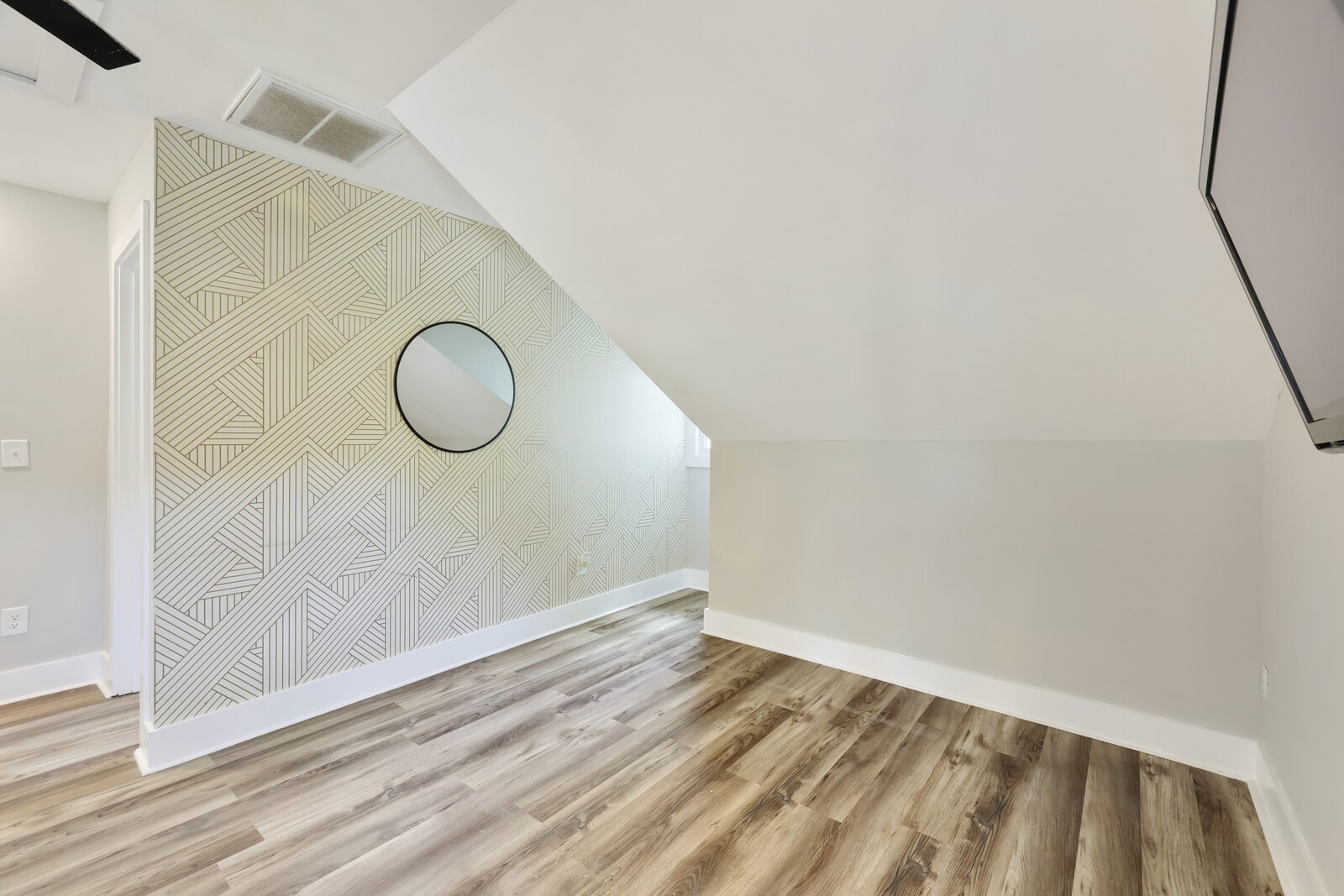 1408 Douglas Ave