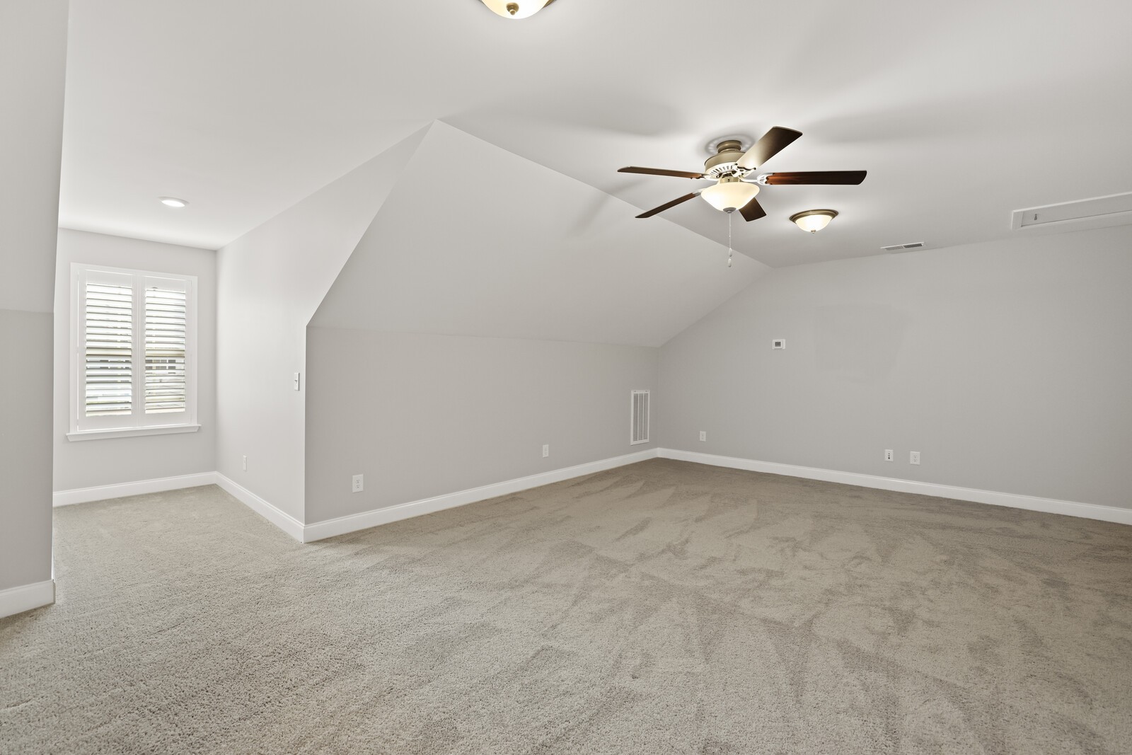 322 Madeira Pl