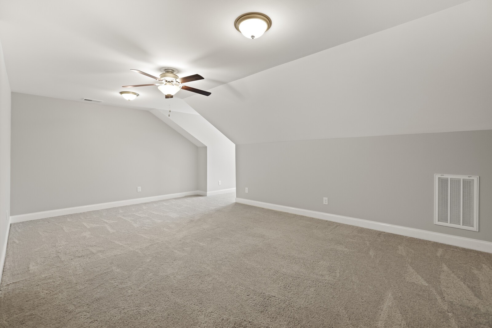 322 Madeira Pl