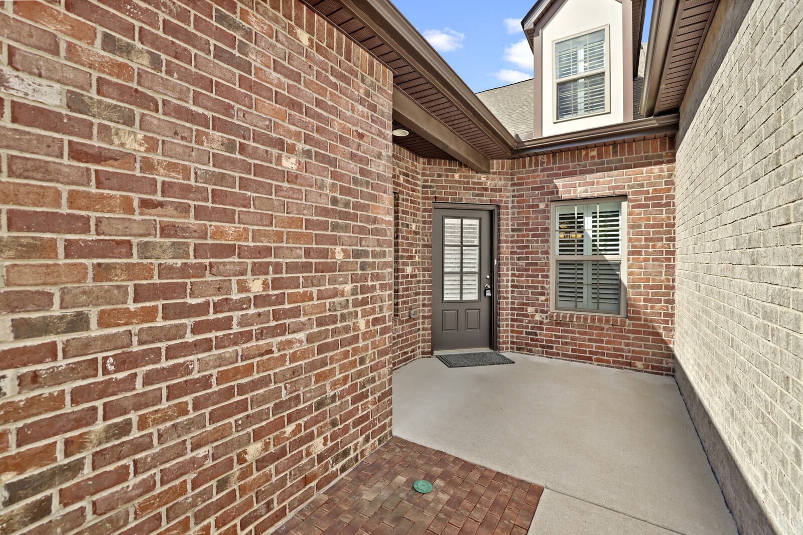 322 Madeira Pl
