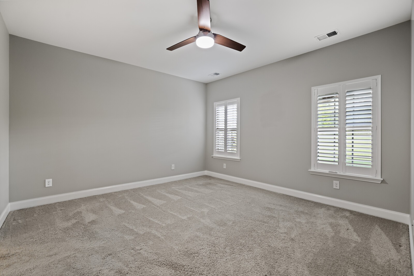 322 Madeira Pl