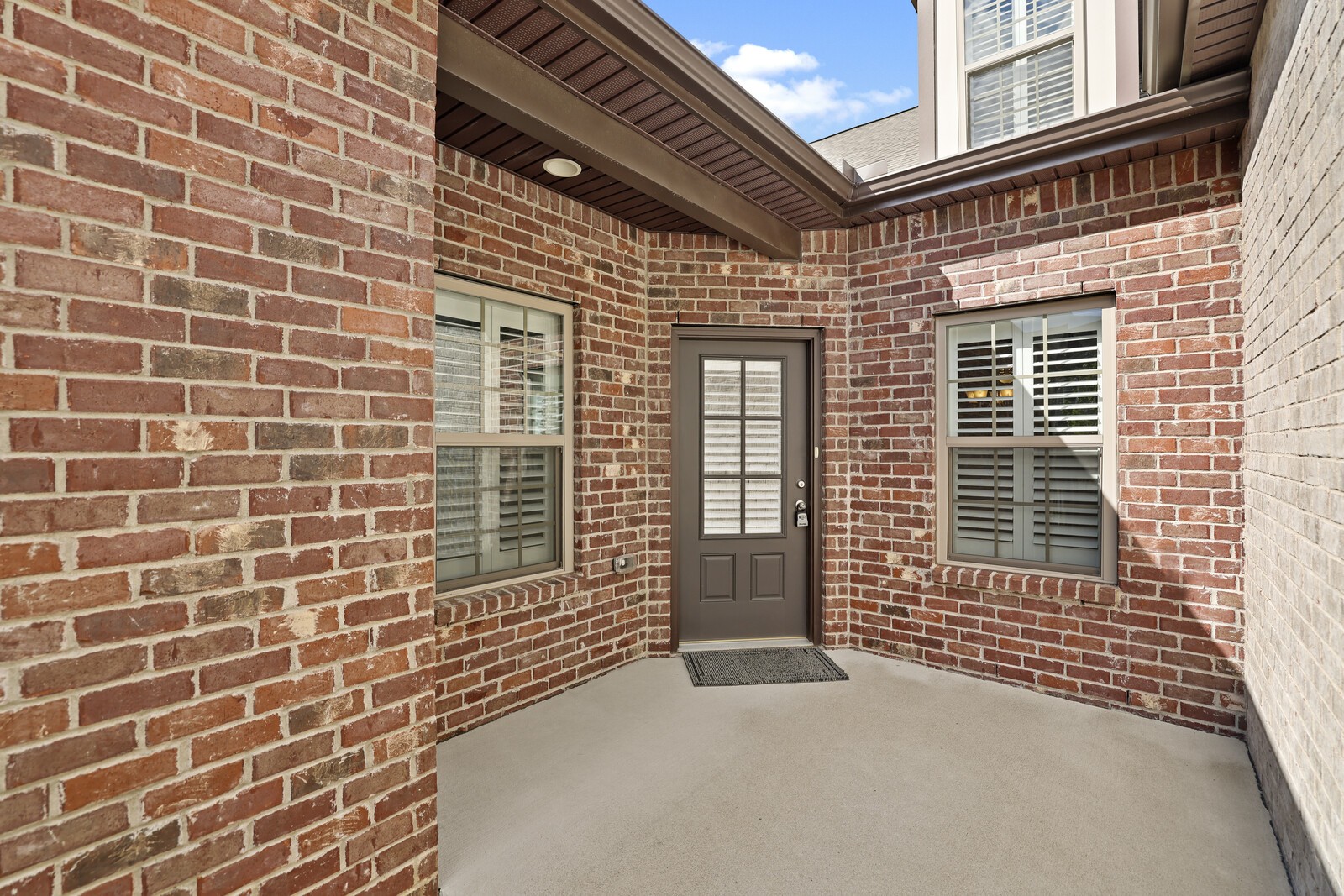 322 Madeira Pl