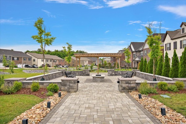 322 Madeira Pl