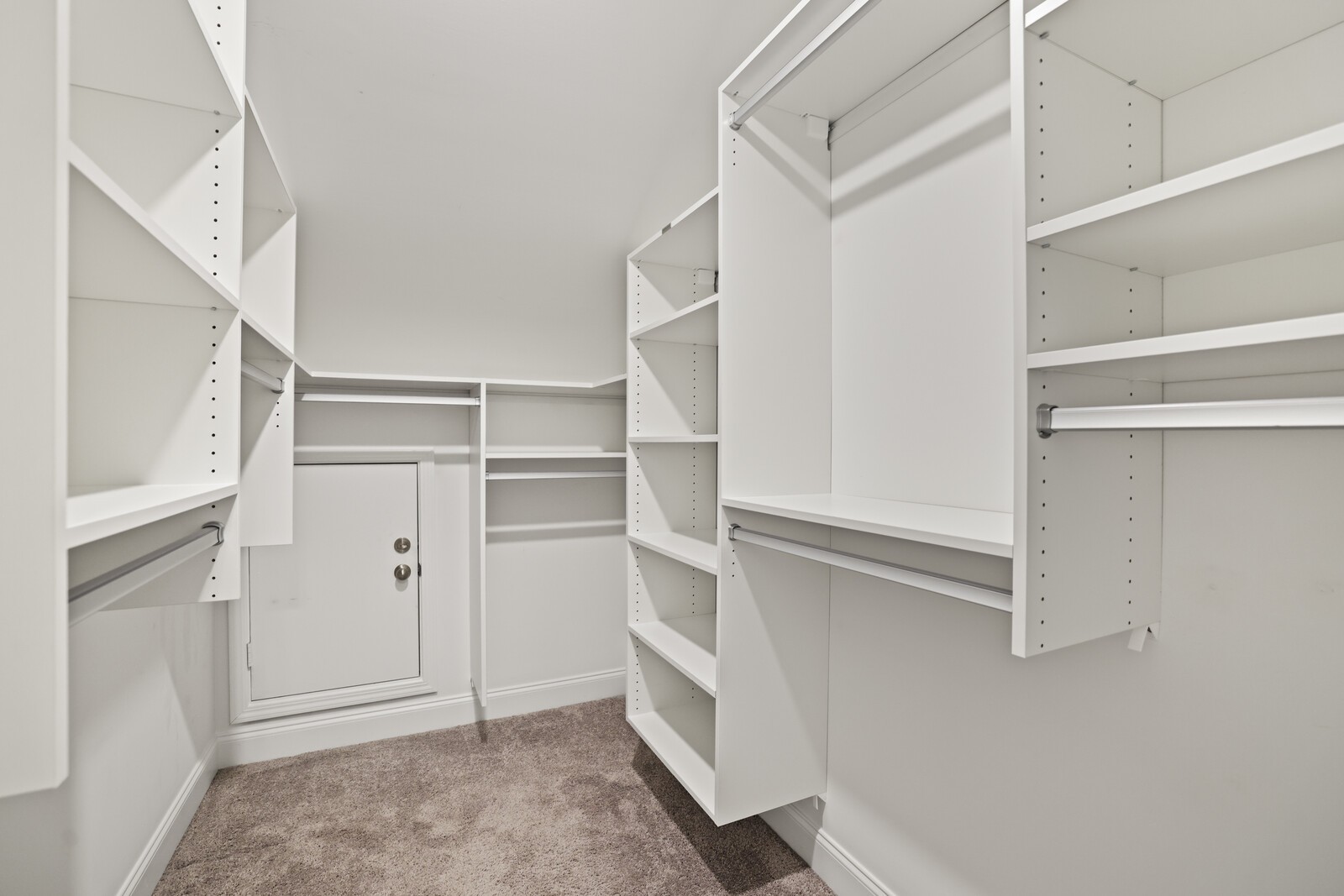 322 Madeira Pl
