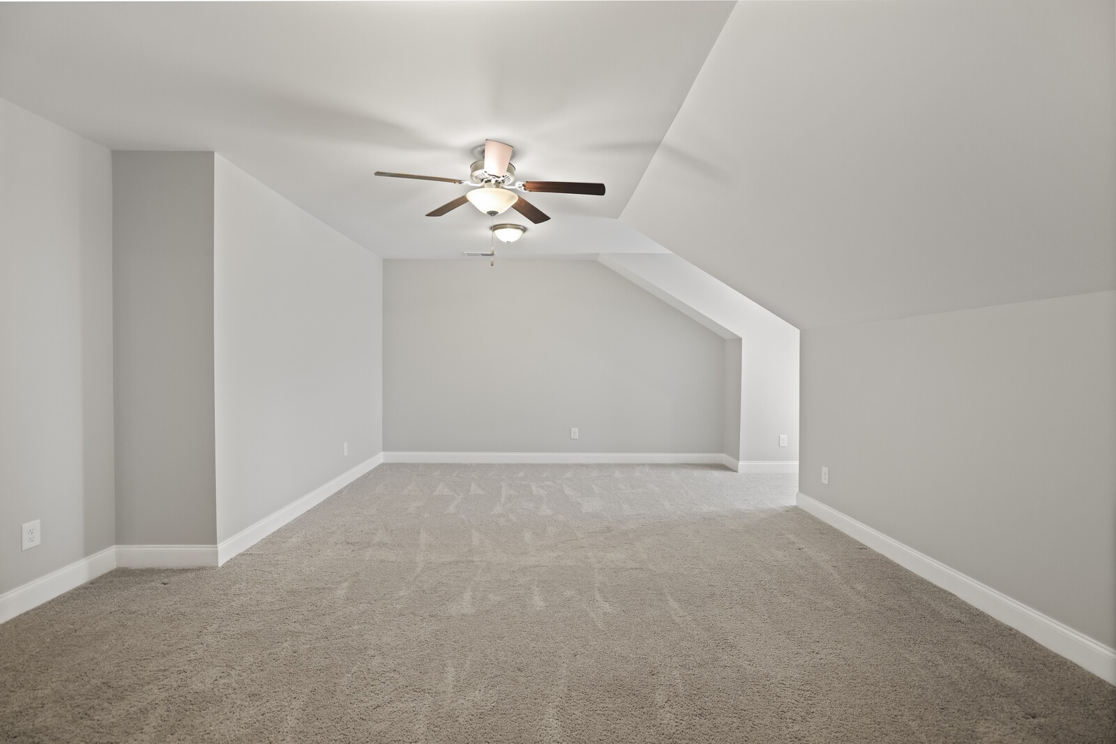 322 Madeira Pl