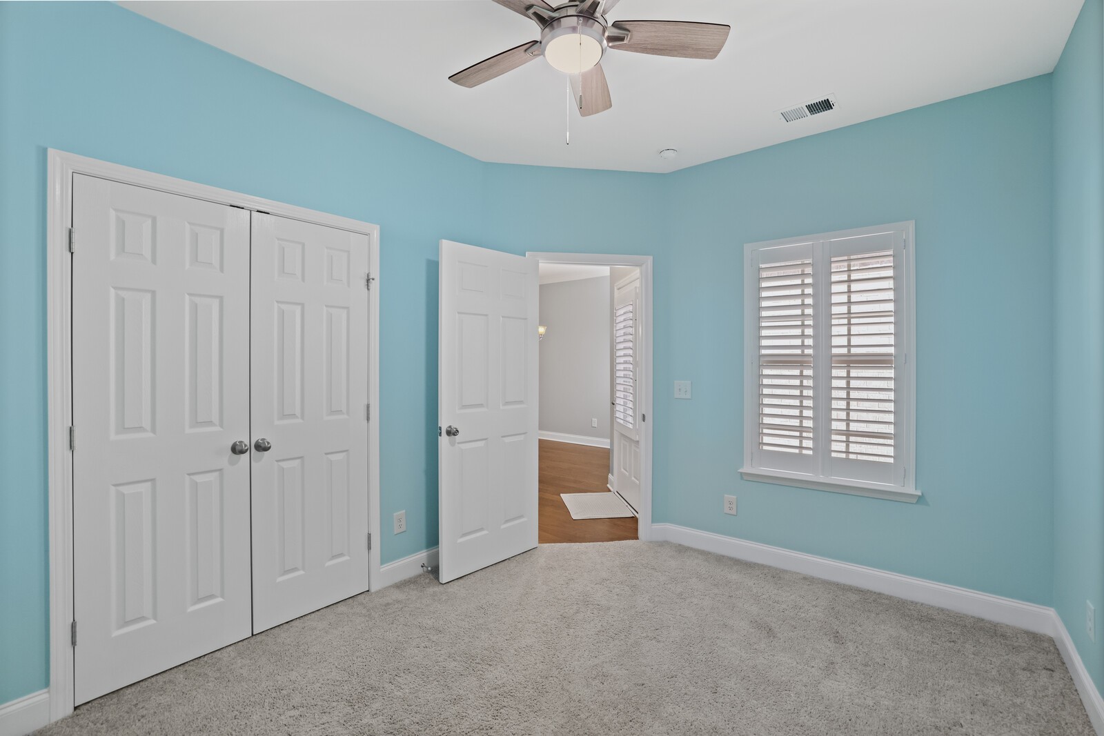322 Madeira Pl
