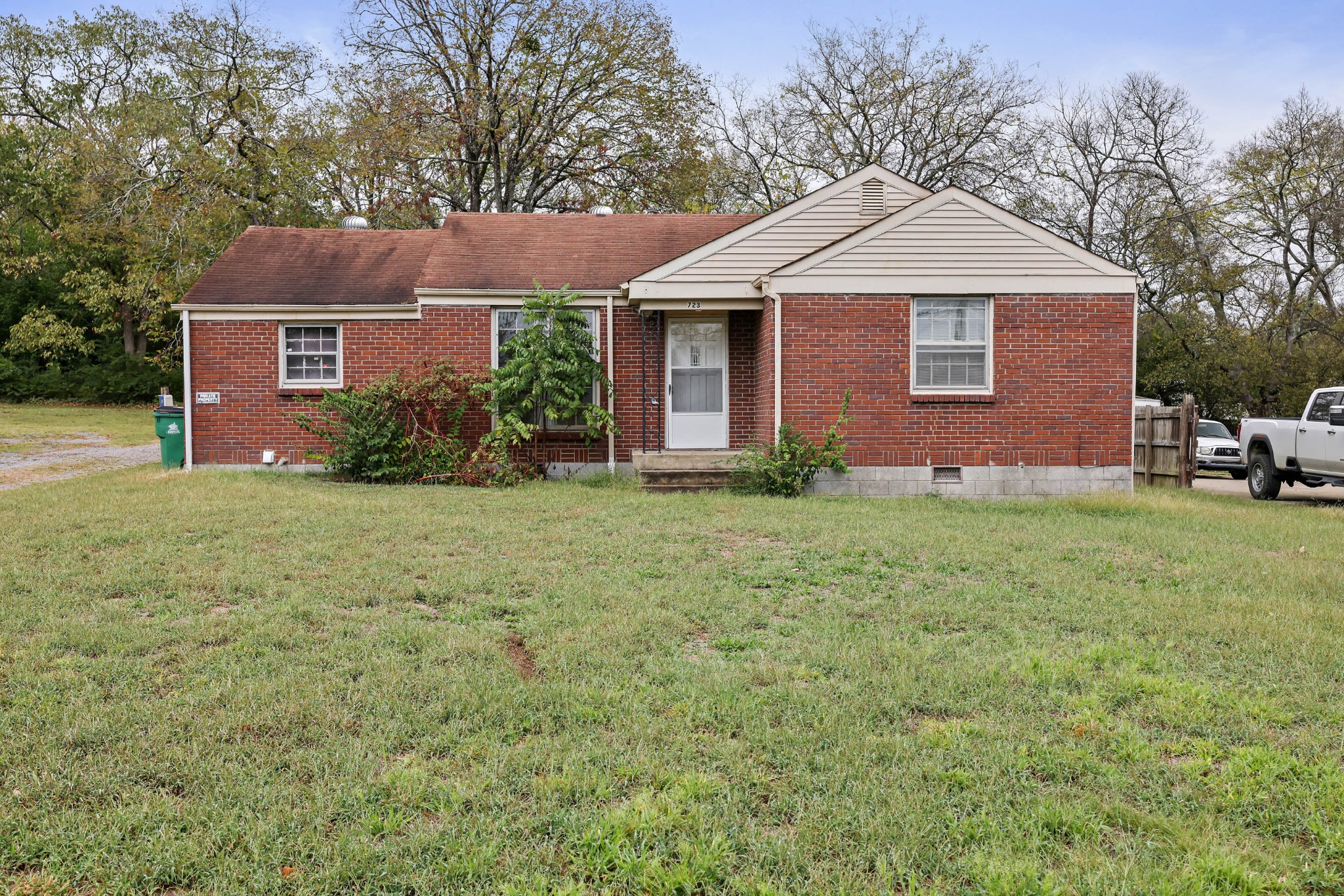 723 Yowell Ave