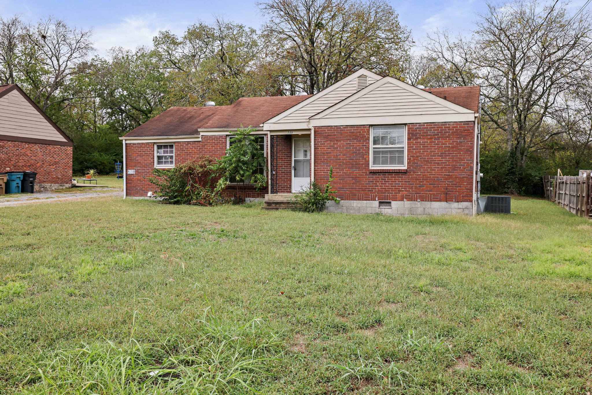 723 Yowell Ave