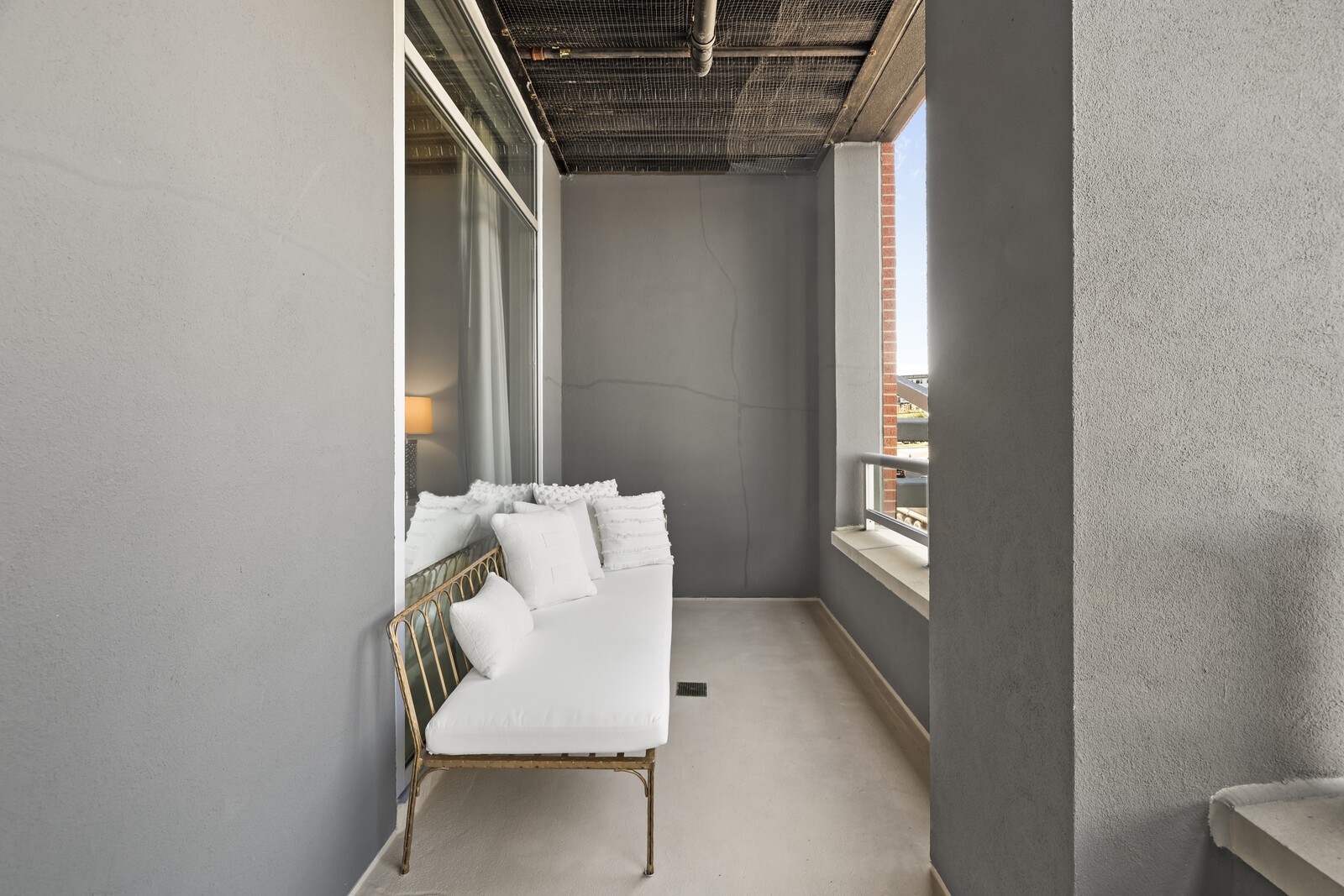 600 12th Ave S Unit: 305