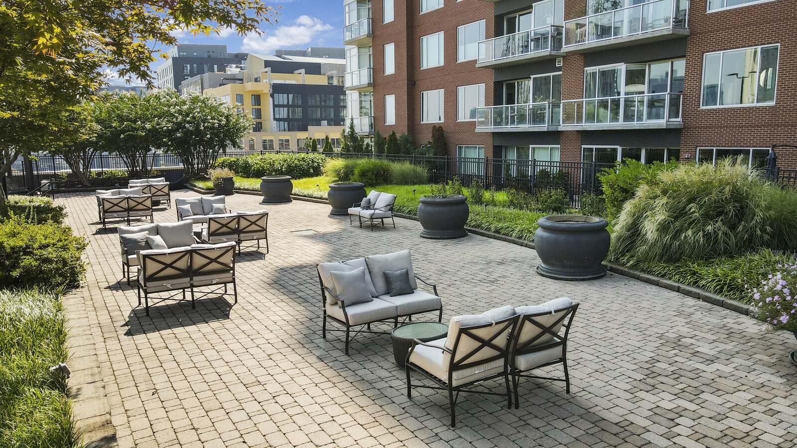 600 12th Ave S Unit: 305
