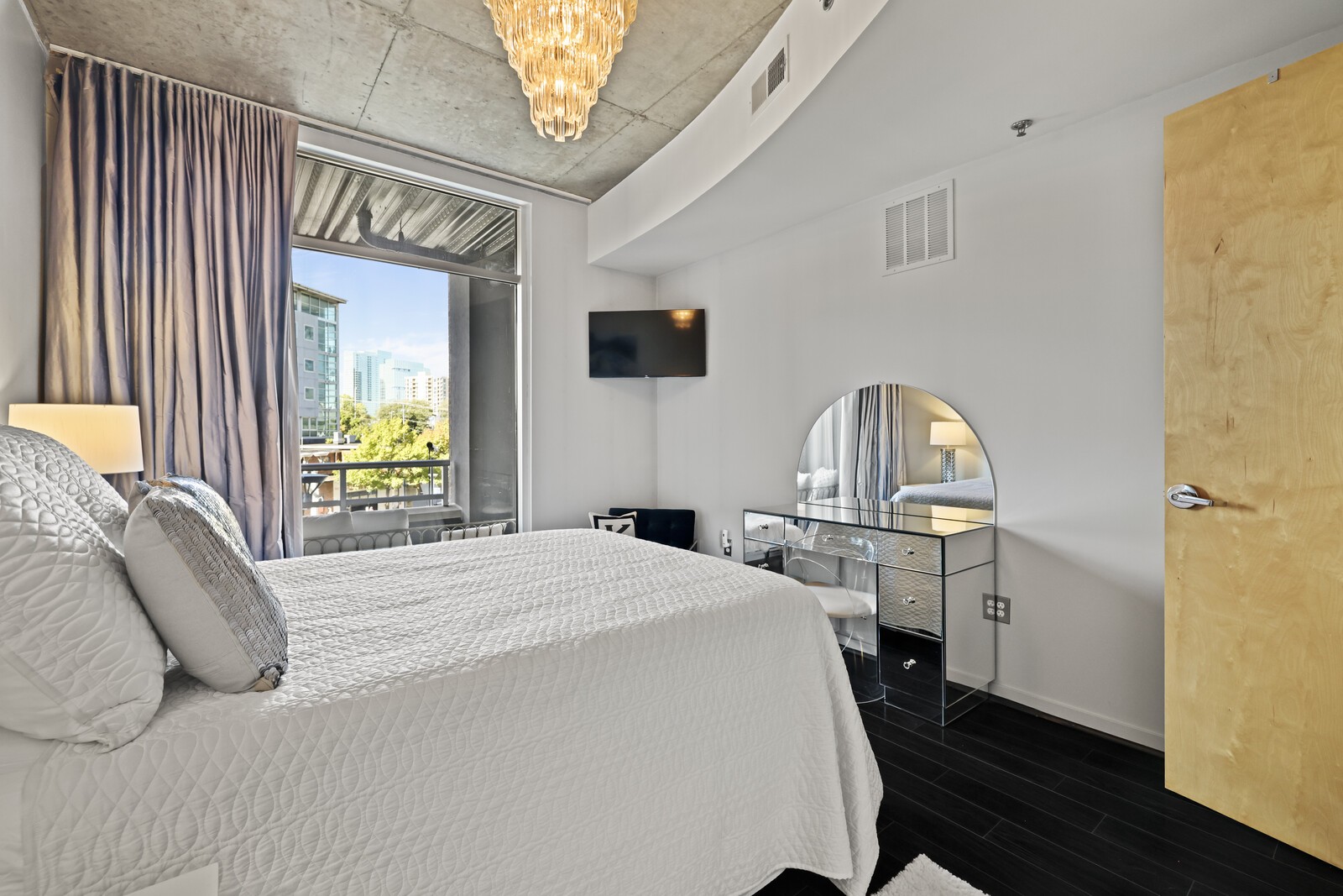 600 12th Ave S Unit: 305