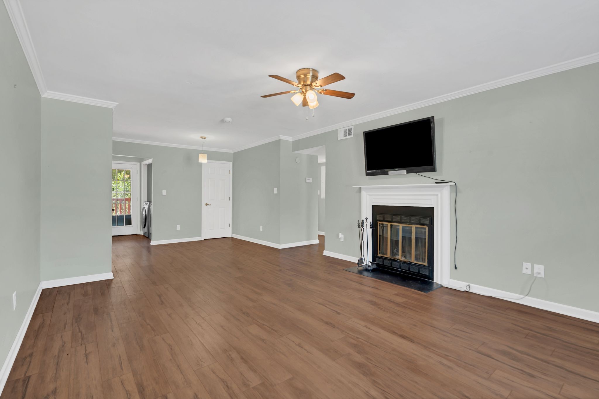155 Ellington Pl