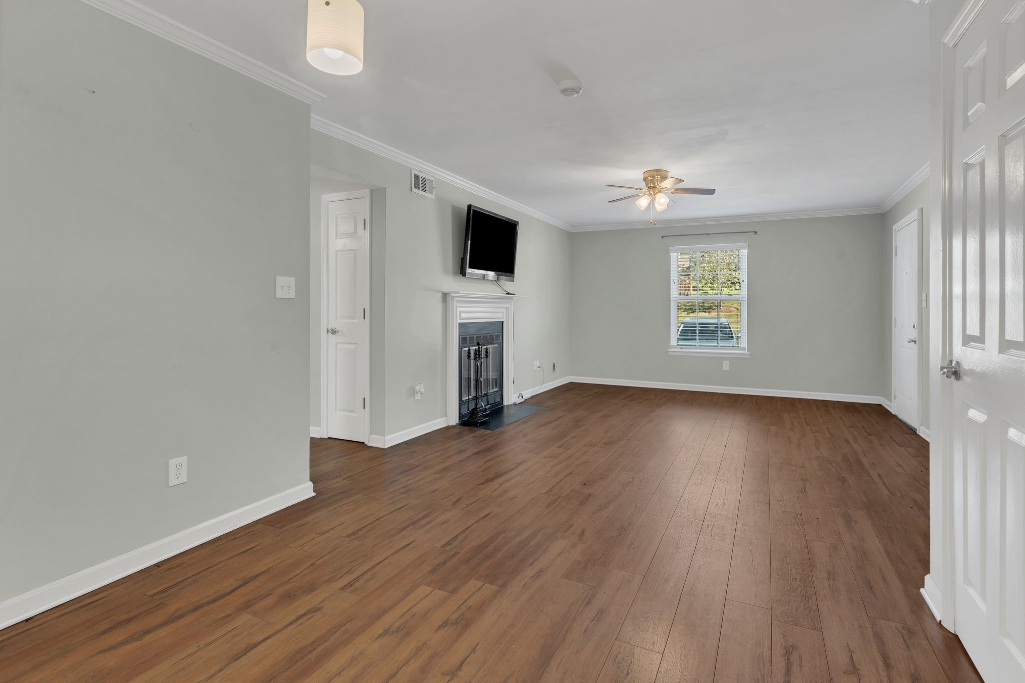 155 Ellington Pl