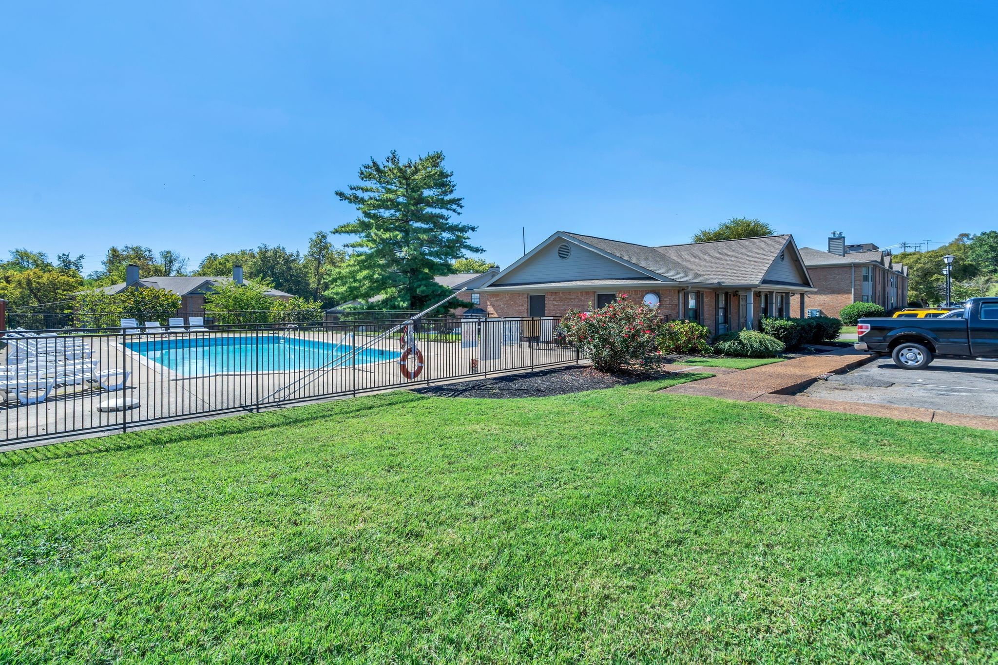 155 Ellington Pl