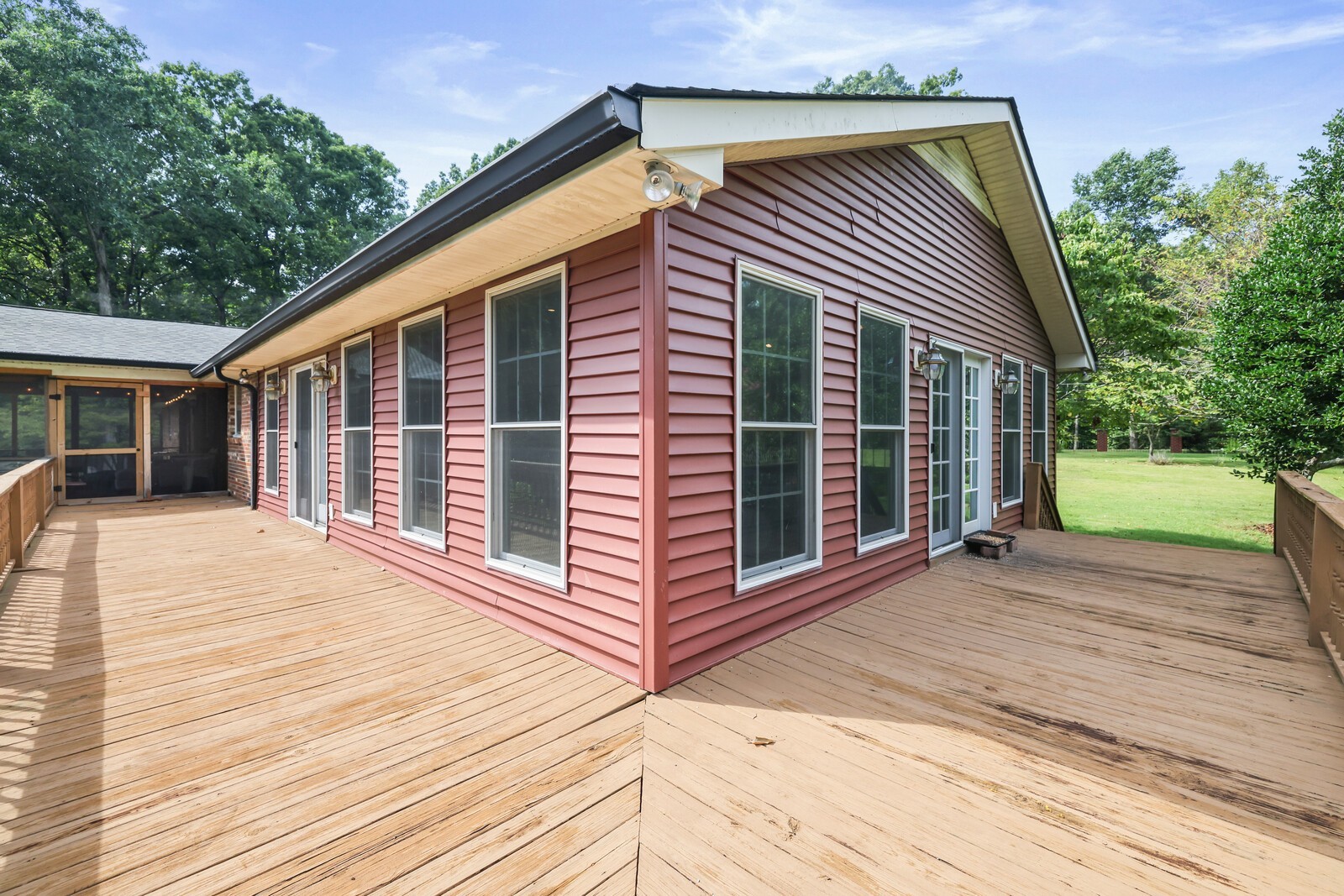 8019 Ridgewood Rd