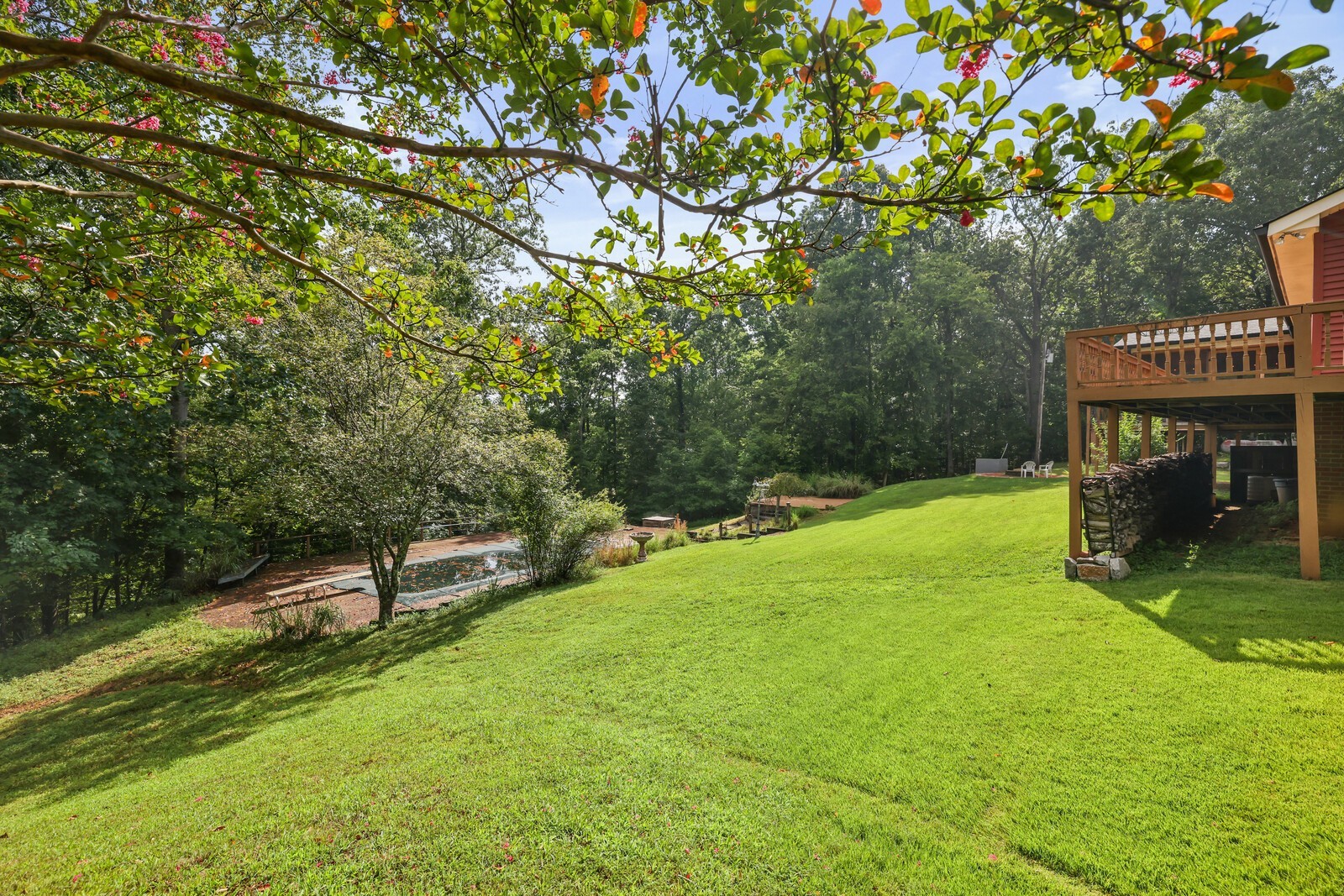8019 Ridgewood Rd