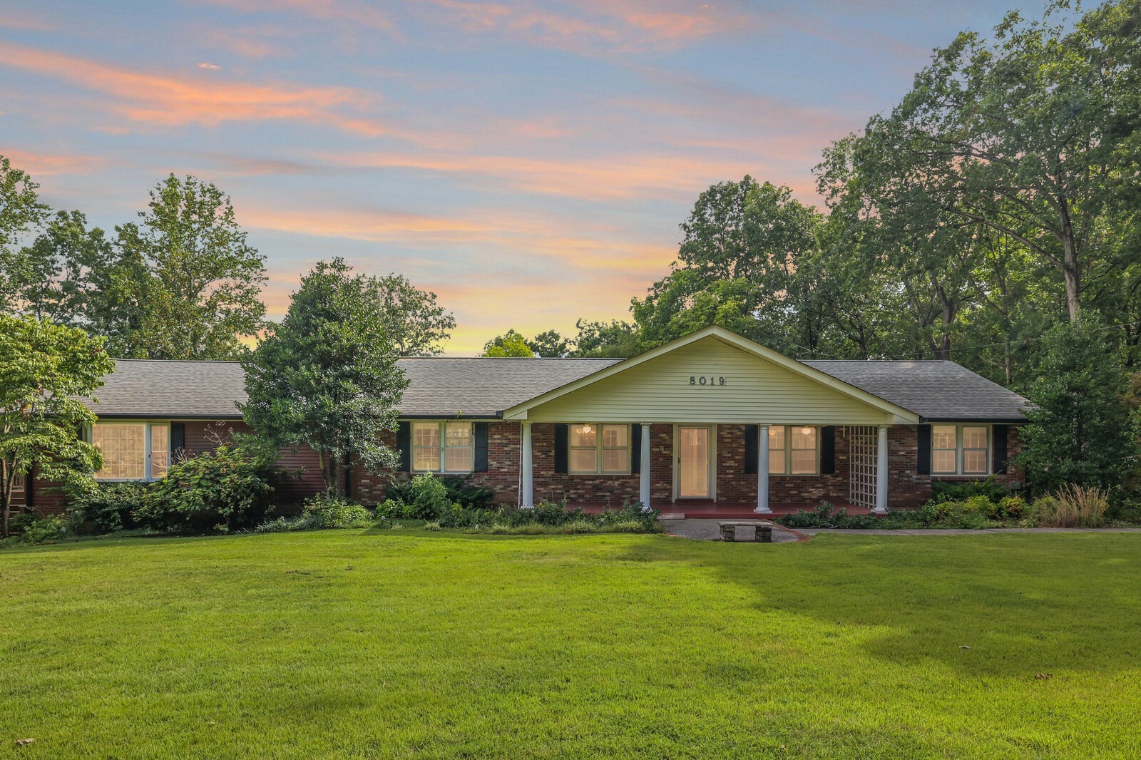 8019 Ridgewood Rd