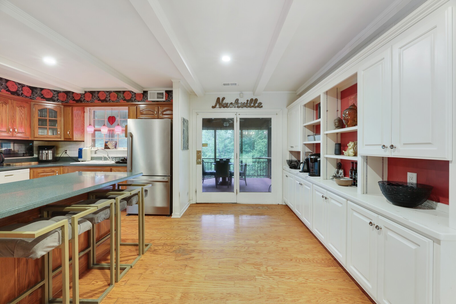 8019 Ridgewood Rd