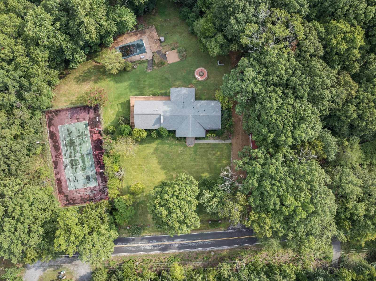 8019 Ridgewood Rd