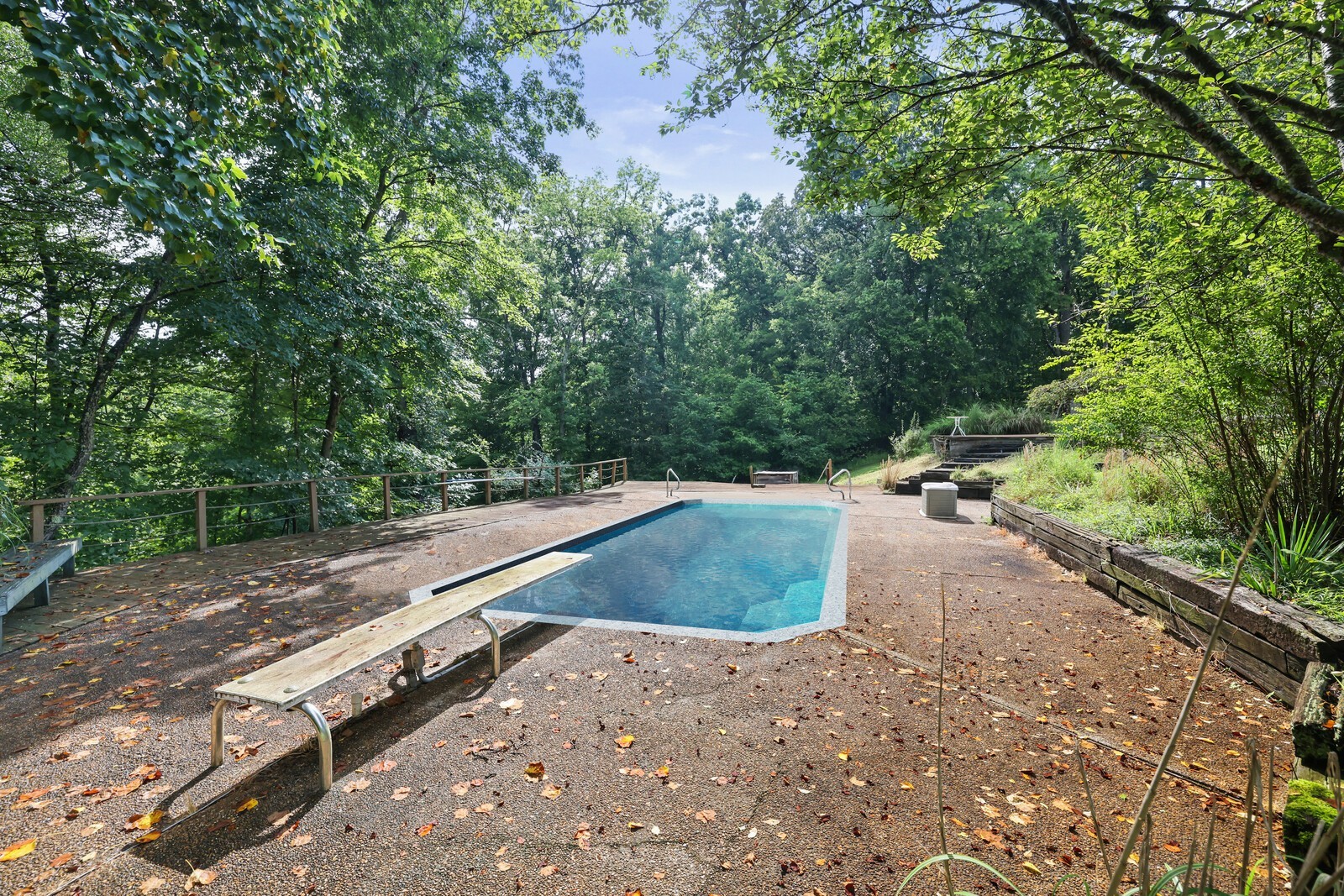 8019 Ridgewood Rd