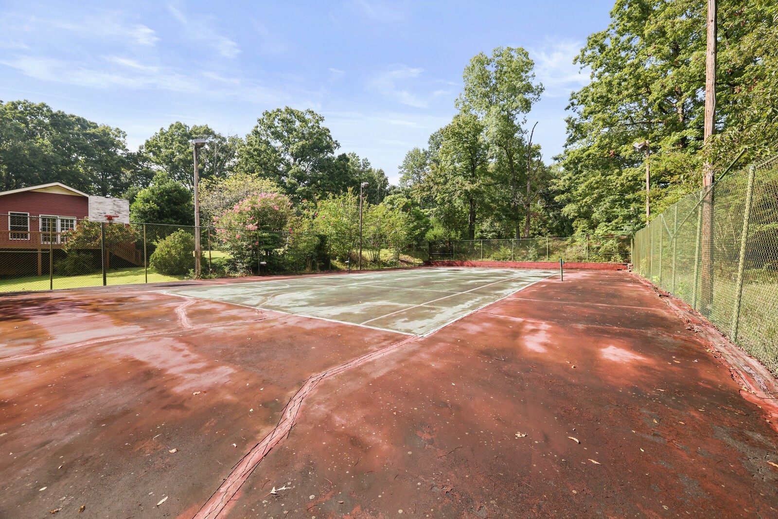 8019 Ridgewood Rd
