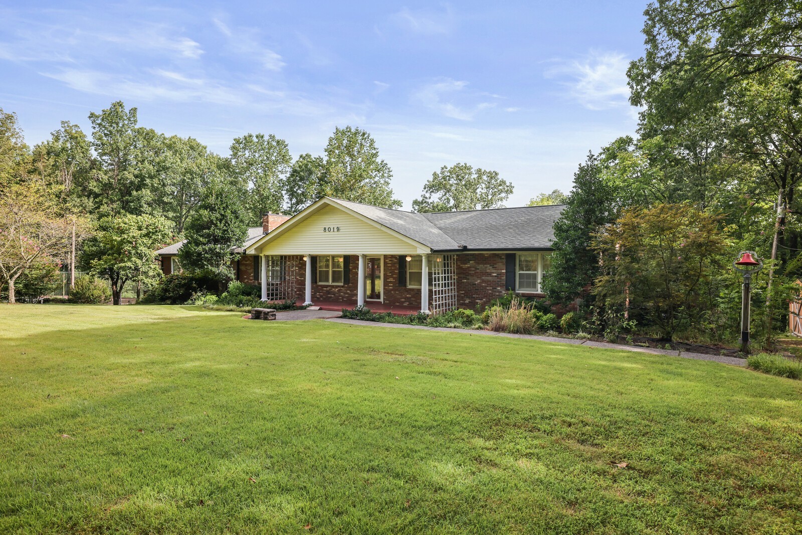8019 Ridgewood Rd