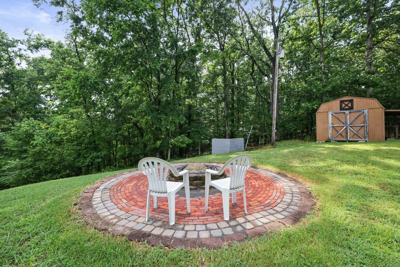 8019 Ridgewood Rd