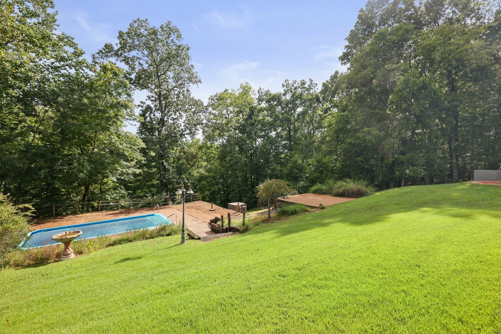 8019 Ridgewood Rd