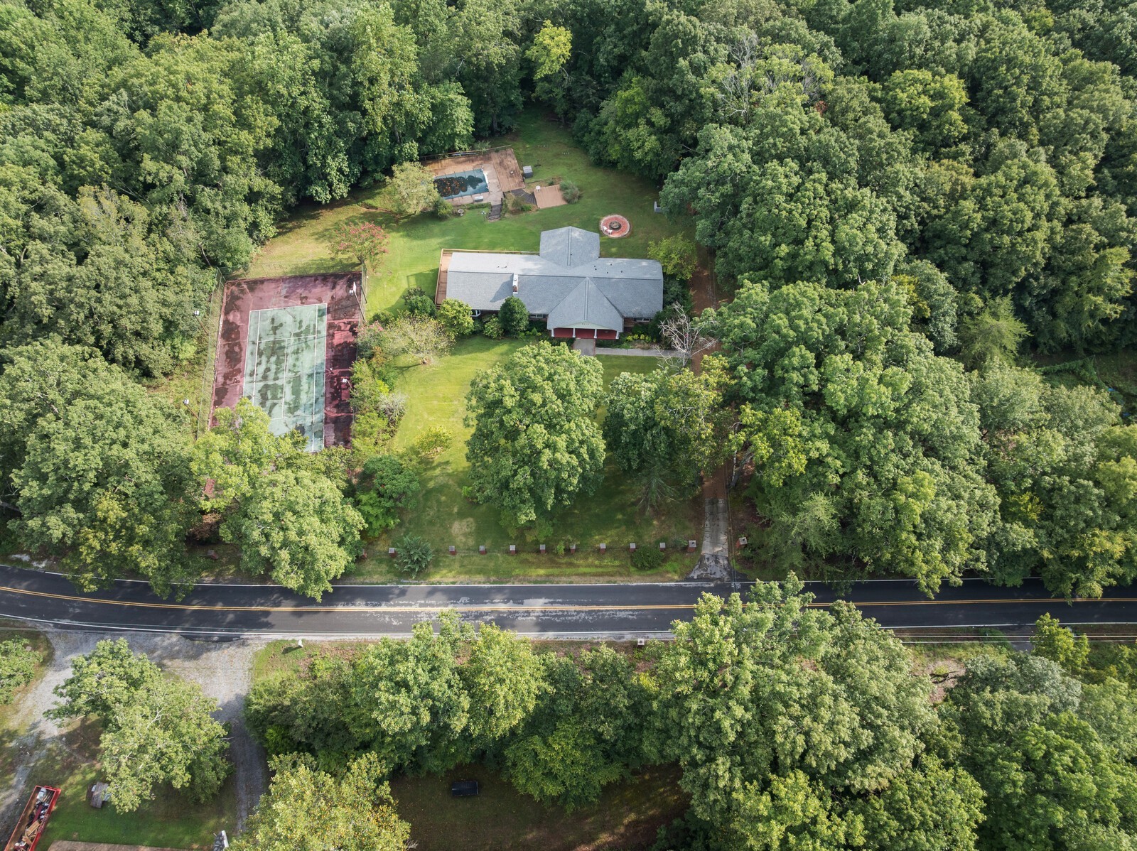 8019 Ridgewood Rd