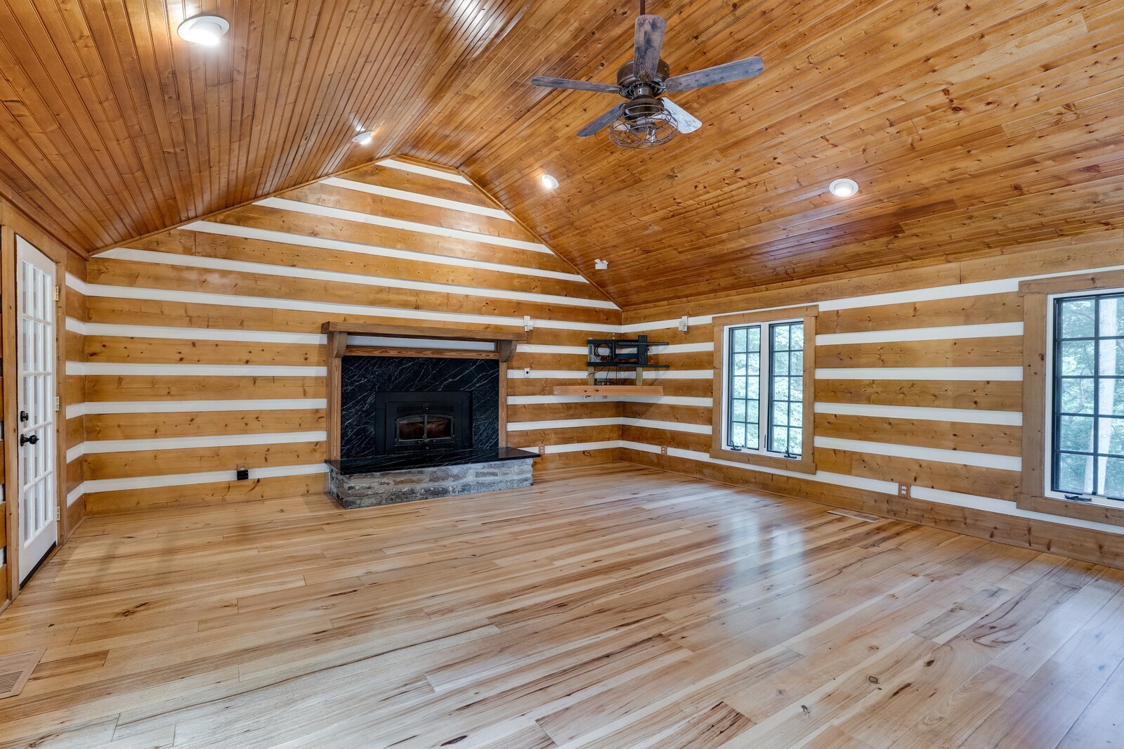 711 Hill Rd