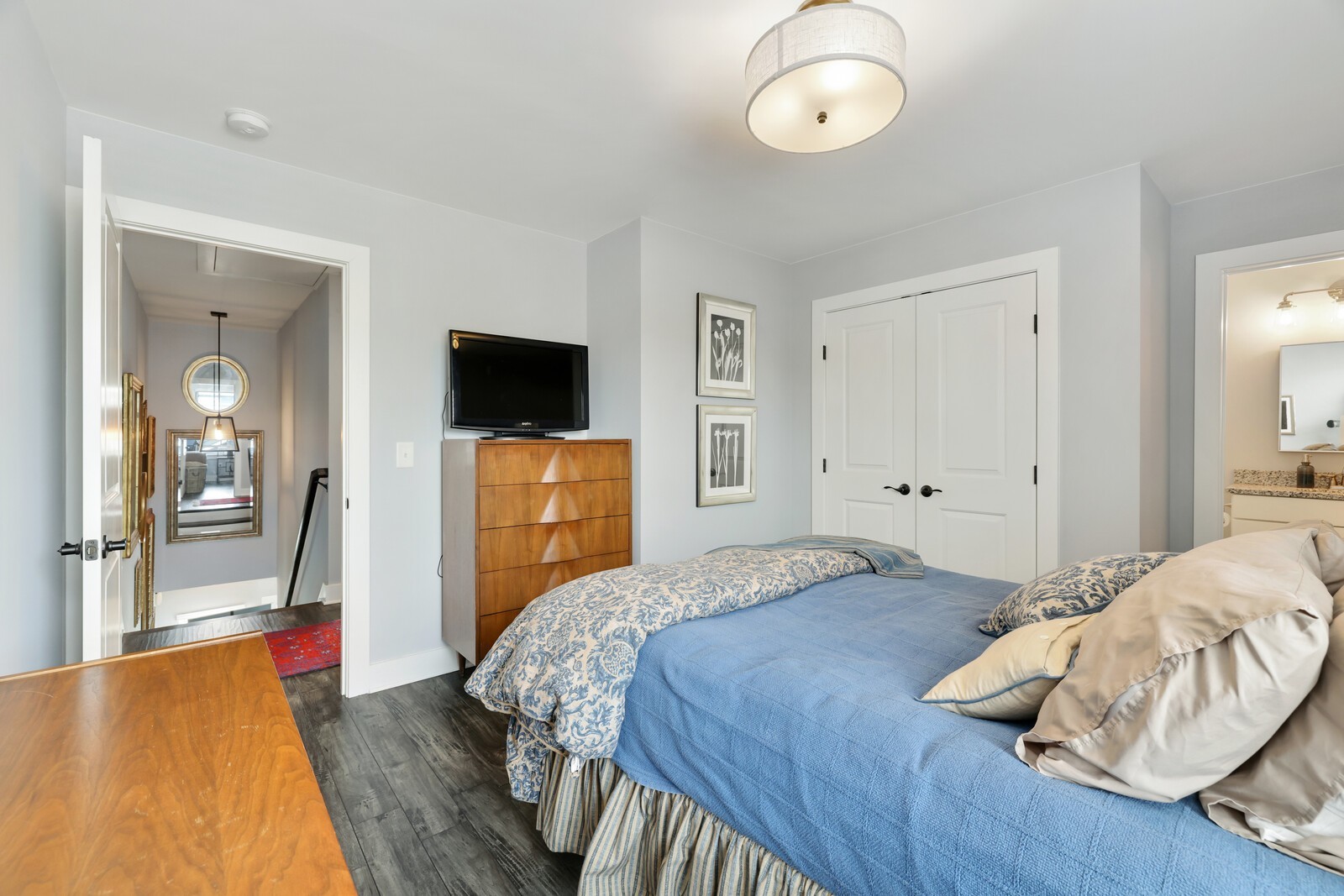 2201 Village Park Ct