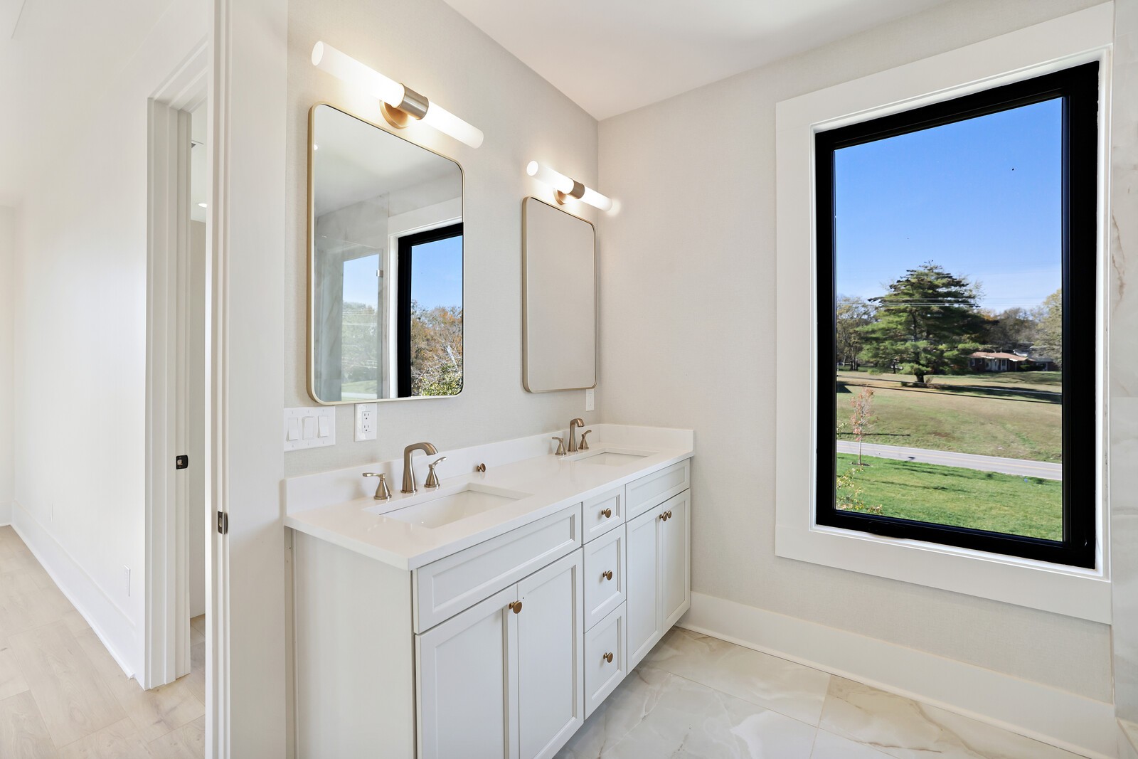 407 Sanders Ferry Rd